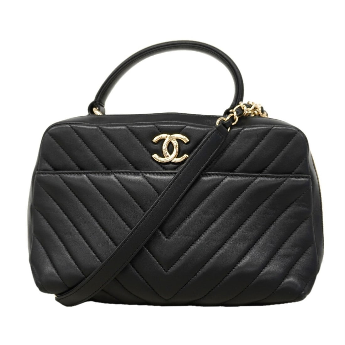 Chanel handbag, chain shoulder bag, chevron pattern, lambskin, black/champagne, 2-way bag for women: --- Catalog ---Category: SizeSize (HxWxD): 17cm x 25cm x 15cm / 6.69'' x 9.84'' x 5.9''Category: DesignType: HandbagColor: BlackGender: WomenMaterial: Leather Leather/Fur Type: LambskinCategory: Gener