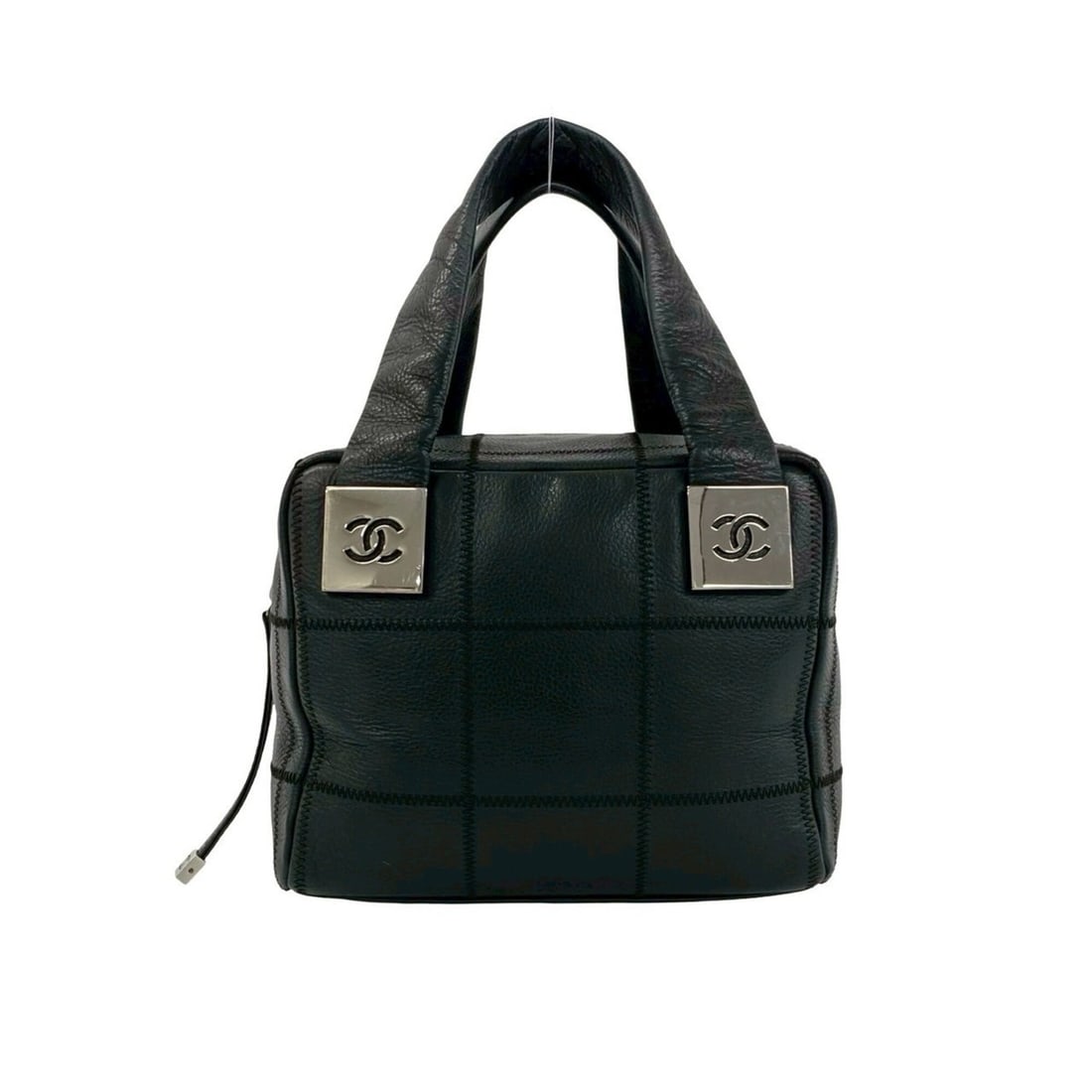 CHANEL Chocolate Bar Caviar Skin Leather Handbag Mini Boston Bag Black 49653: --- Catalog ---Category: SizeSize (HxWxD): 15cm x 19cm x 14cm / 5.9'' x 7.48'' x 5.51''Category: DesignType: Boston bag, HandbagColor: BlackGender: WomenMaterial: Grained Calfskin Category: GeneralBra