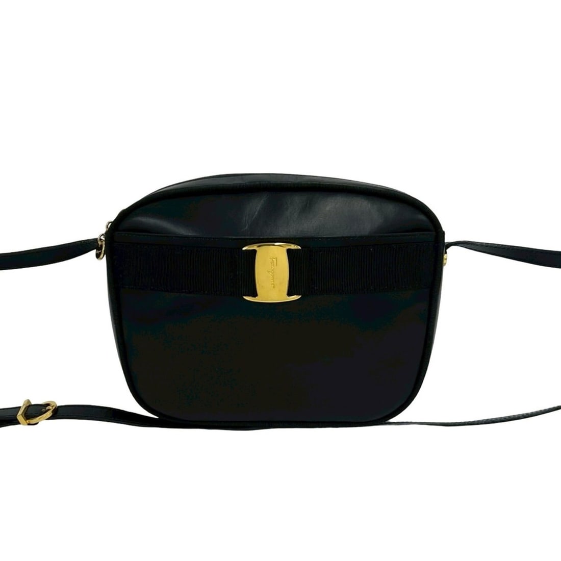 Salvatore Ferragamo Vintage Vara Ribbon Leather Shoulder Bag, Black, 95562: --- Catalog ---Category: SizeSize (HxWxD): 17cm x 24cm x 8cm / 6.69'' x 9.44'' x 3.14''Category: DesignType: Shoulder bagColor: BlackGender: WomenMaterial: Leather Category: GeneralBrand: Salvatore Fe
