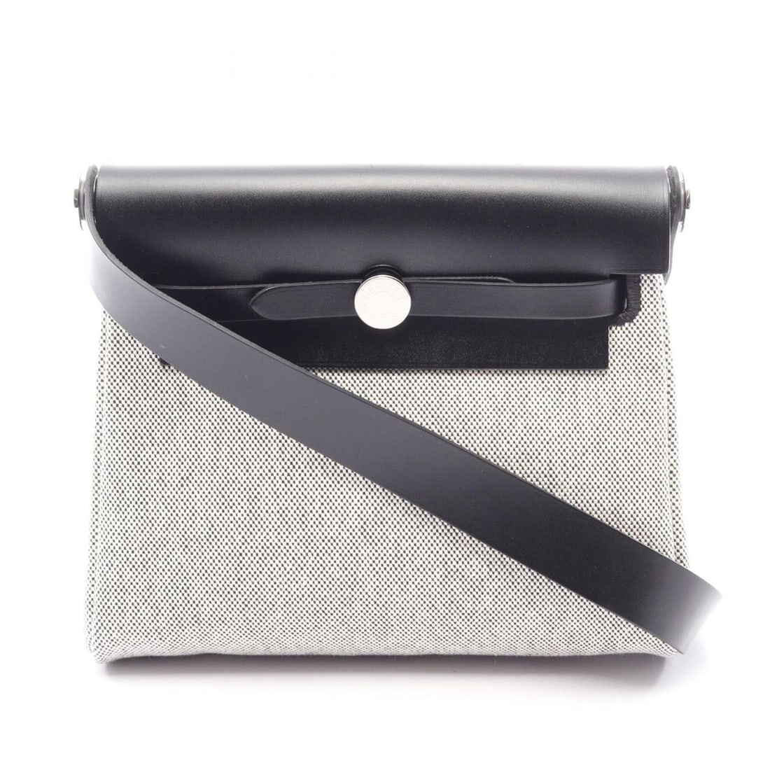 Hermes Herbag Zip Mini Ecru Shoulder Bag Handbag Toile H Vache Hunter Women's Gray/Black: --- Catalog ---Category: SizeSize (HxWxD): 16cm x 20cm x 7cm / 6.29'' x 7.87'' x 2.75''Category: DesignType: Handbag, Shoulder bagColor: Black, GrayGender: WomenMaterial: Toile H , Vache leather Categ