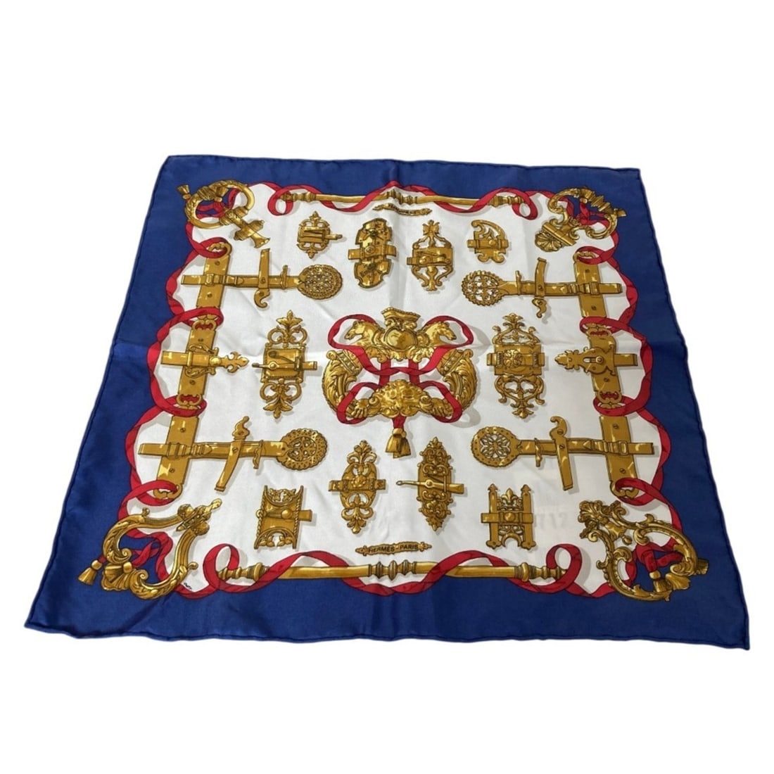 HERMES Carre 45 Ferronnerie Ironwork Silk Scarf Blue White Women's: --- Catalog ---Category: SizeSize (LxW): 42cm x 42cm / 16.53'' x 16.53''Category: DesignType: ScarfColor: Blue, WhiteGender: WomenMaterial: Silk Category: GeneralBrand: Hermes--- Item List ---Section: