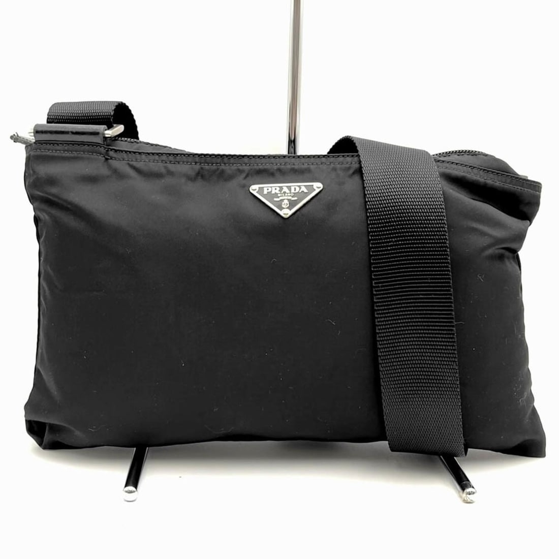PRADA Prada Shoulder Bag Nylon Black Women's Men's: --- Catalog ---Category: SizeWeight: 180g / 6.34oz.Size (HxWxD): 20cm x 31cm x 1cm / 7.87'' x 12.2'' x 0.39''Strap Length: 128cm / 50.39''Category: DesignType: Shoulder bagColor: BlackGender: Men,Wome