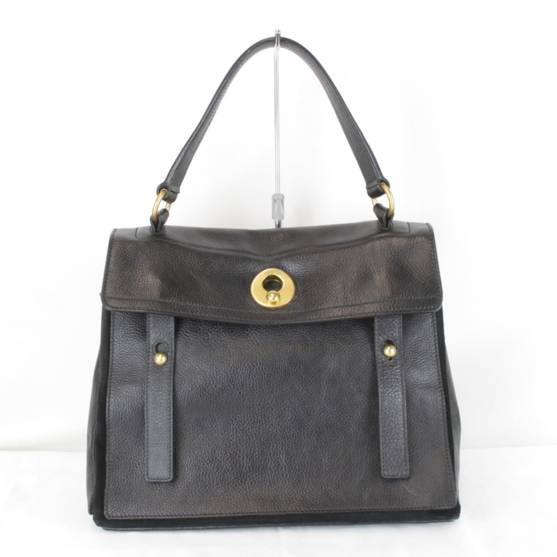 YVES SAINT LAURENT 197149?486628 Leather Handbag, Black, Women's: --- Catalog ---Category: SizeSize (HxWxD): 25cm x 32cm x 16cm / 9.84'' x 12.59'' x 6.29''Category: DesignType: HandbagColor: Black, WhiteGender: WomenMaterial: Leather Category: GeneralMPN: 197149Bran