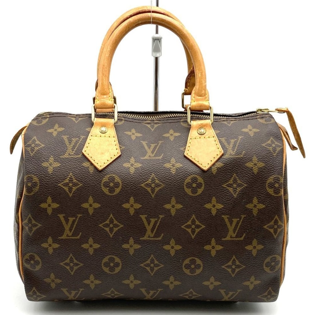 LOUIS VUITTON M41528 Speedy 25 Boston Bag Handbag Monogram Brown Women's: --- Catalog ---Category: SizeSize (HxWxD): 18cm x 26cm x 14cm / 7.08'' x 10.23'' x 5.51''Category: DesignType: Boston bag, HandbagColor: Brown, Galle, MonogramGender: WomenMaterial: Monogram Category: