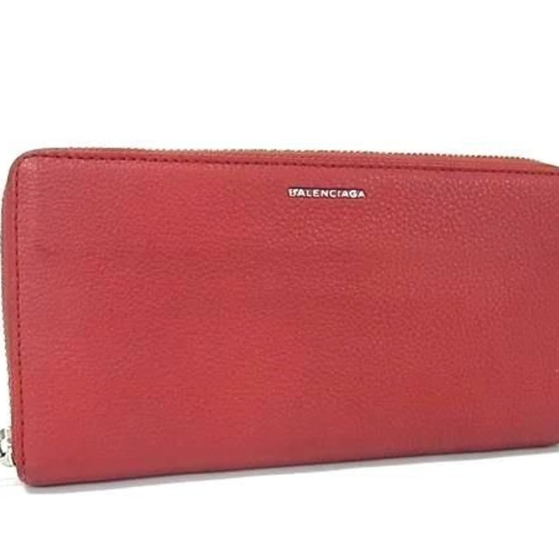 BALENCIAGA Balenciaga Long Wallet Essential Zip Around 392124 Red Leather Women's Round: --- Catalog ---Category: SizeSize (HxWxD): 10cm x 19cm x 2cm / 3.93'' x 7.48'' x 0.78''Category: DesignType: Long wallet (bi-fold)Color: Red colorGender: WomenClosure: ZipperMaterial: Leather Category
