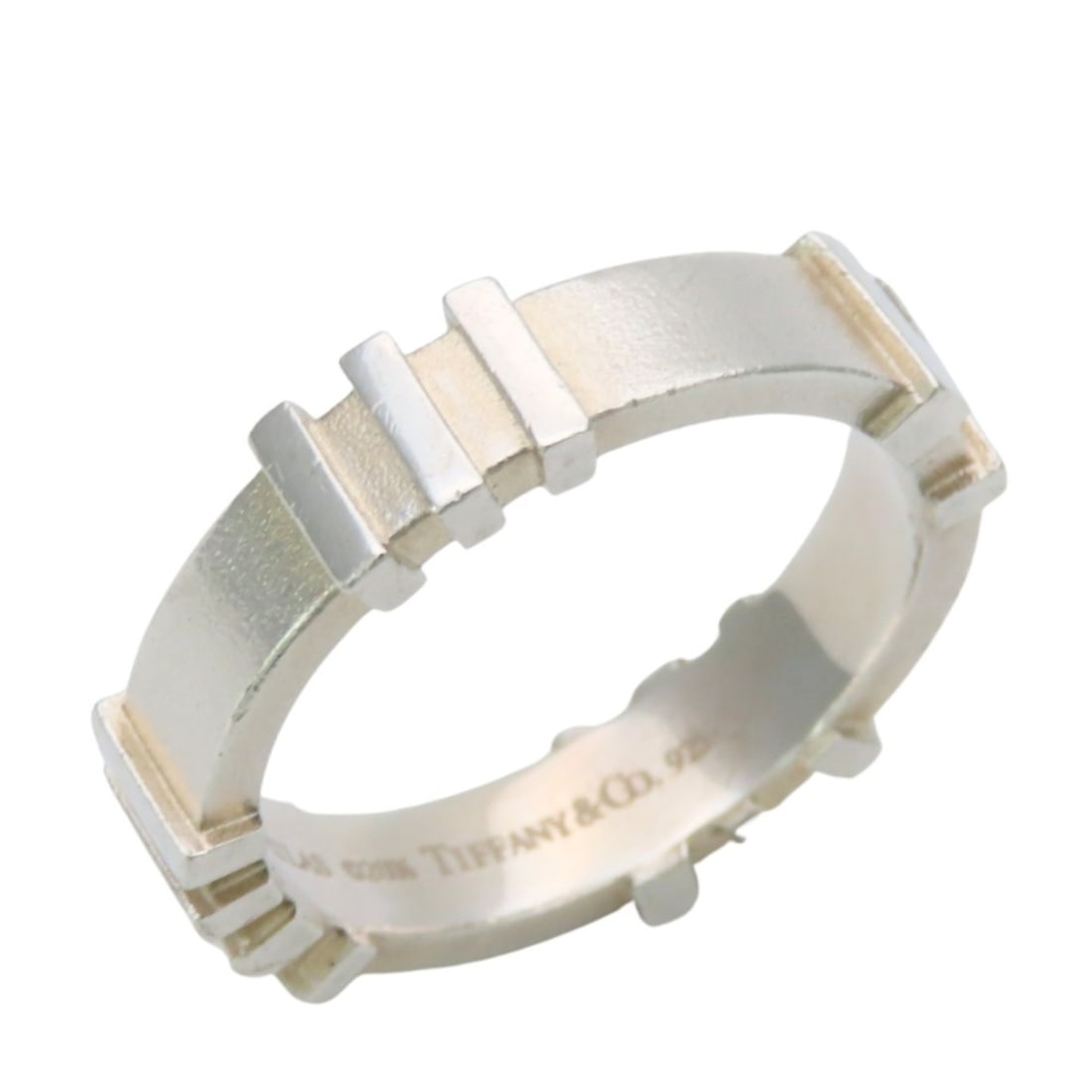 Tiffany & Co. Atlas Ring, 2006 Limited Edition, SV925, Women's.: --- Catalog ---Category: SizeJP Size: 10US Size: 5.5Category: DesignType: Band ringGender: WomenMaterial: Silver 925Category: GeneralBrand: Tiffany--- Item List ---Section: ConditionRanking: Rank AB U