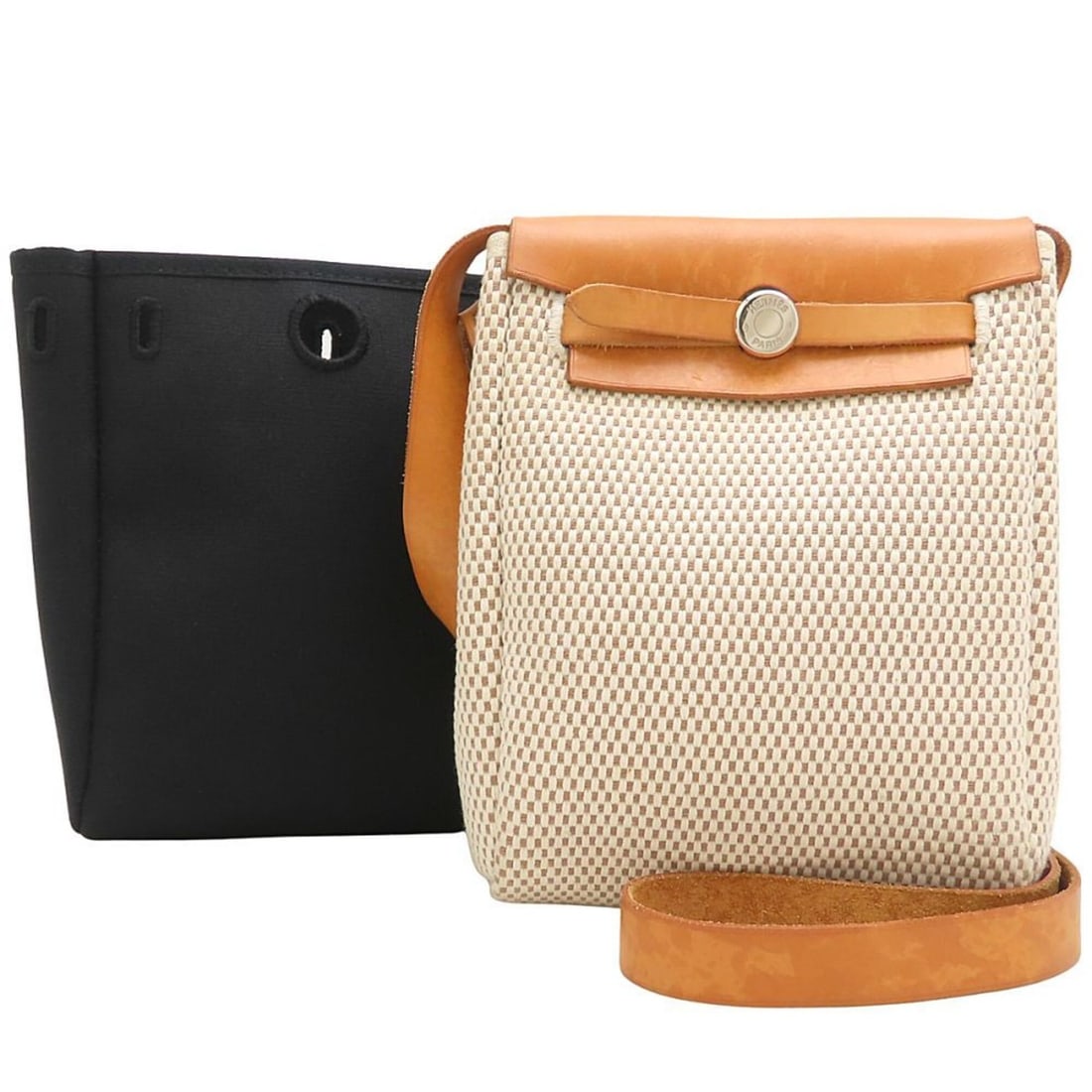 HERMES Herbag TPM Shoulder Bag, Toile GM x Leather, Black/Natural, Women's, 353322: --- Catalog ---Category: SizeSize (HxWxD): 19cm x 16cm x 6.5cm / 7.48'' x 6.29'' x 2.55''Strap Length: 126.5cm / 49.8''Category: DesignType: Shoulder bagColor: Black, NaturalGender: WomenClosure: Belt