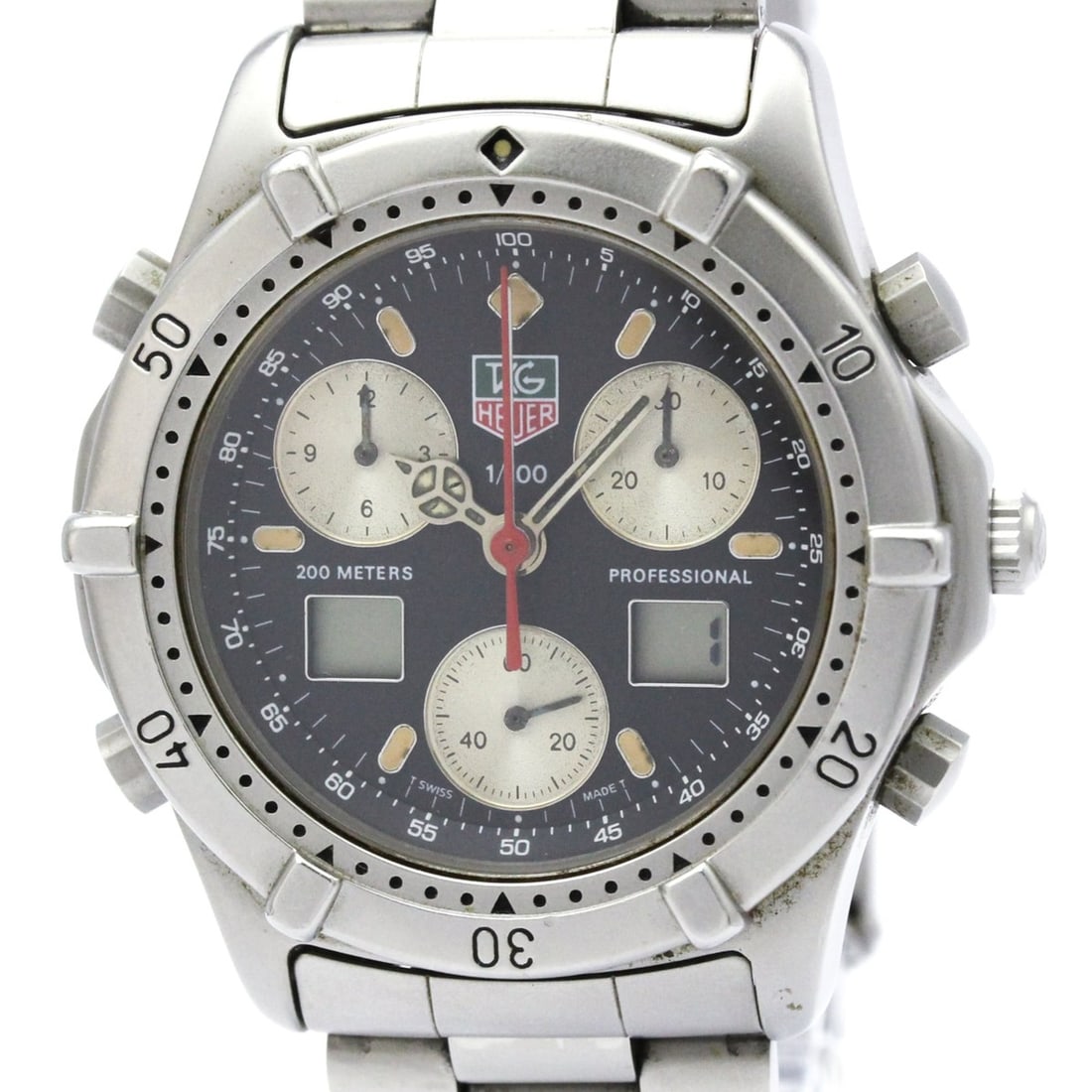 TAG HEUER 2000 Professional Chronograph Quartz Watch 260.306: --- Catalog ---Category: SizeCase Diameter: 40mm / 1.57''Category: DesignType: WristwatchStyle: SportGender: MenColor (Dial): BlackMaterial (Band): Stainless steelMaterial (Case): Stainless steelCateg