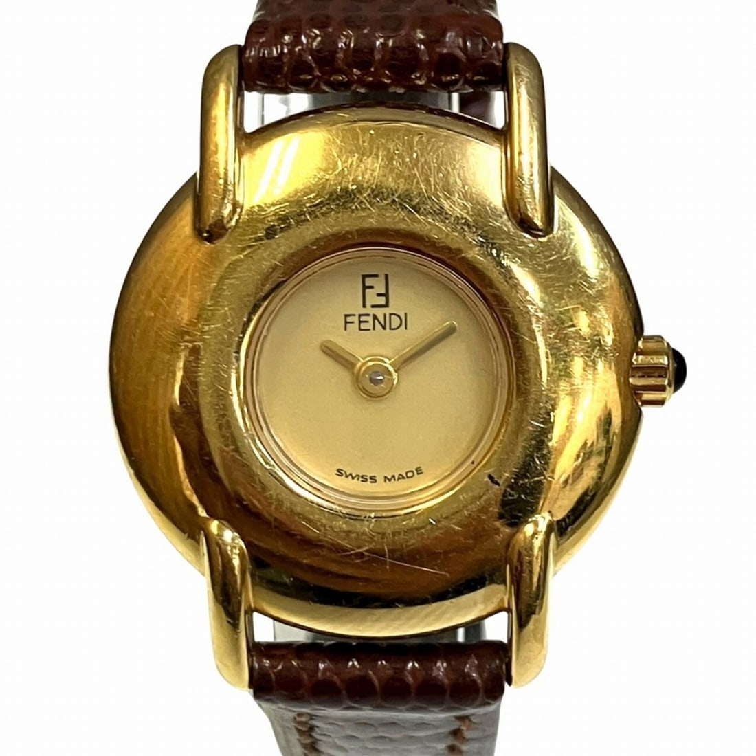 Fendi watch, total weight 21.8g, GP (gold plated) leather strap, quartz movement, beige dial, 400L.: --- Catalog ---Category: SizeWrist Size: 13cm - 15cm / 5.11'' - 5.9''Case Diameter: 24.8mm / 0.98''Category: DesignType: WristwatchGender: WomenColor (Dial): BeigeMaterial (Band): LeatherMaterial (Cas