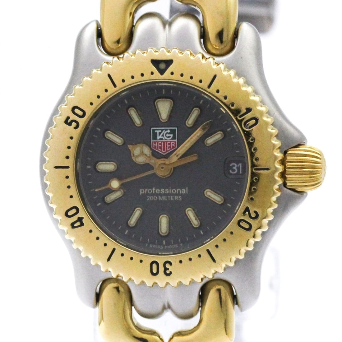 TAG HEUER Sel Professional 200M Gold Plated Steel Ladies Watch S95.208 Polished: --- Catalog ---Category: SizeCase Diameter: 24mm / 0.94''Category: DesignType: WristwatchStyle: Dress/FormalGender: WomenColor (Dial): GrayMaterial (Band): Gold plated, Stainless steelMaterial (Case):