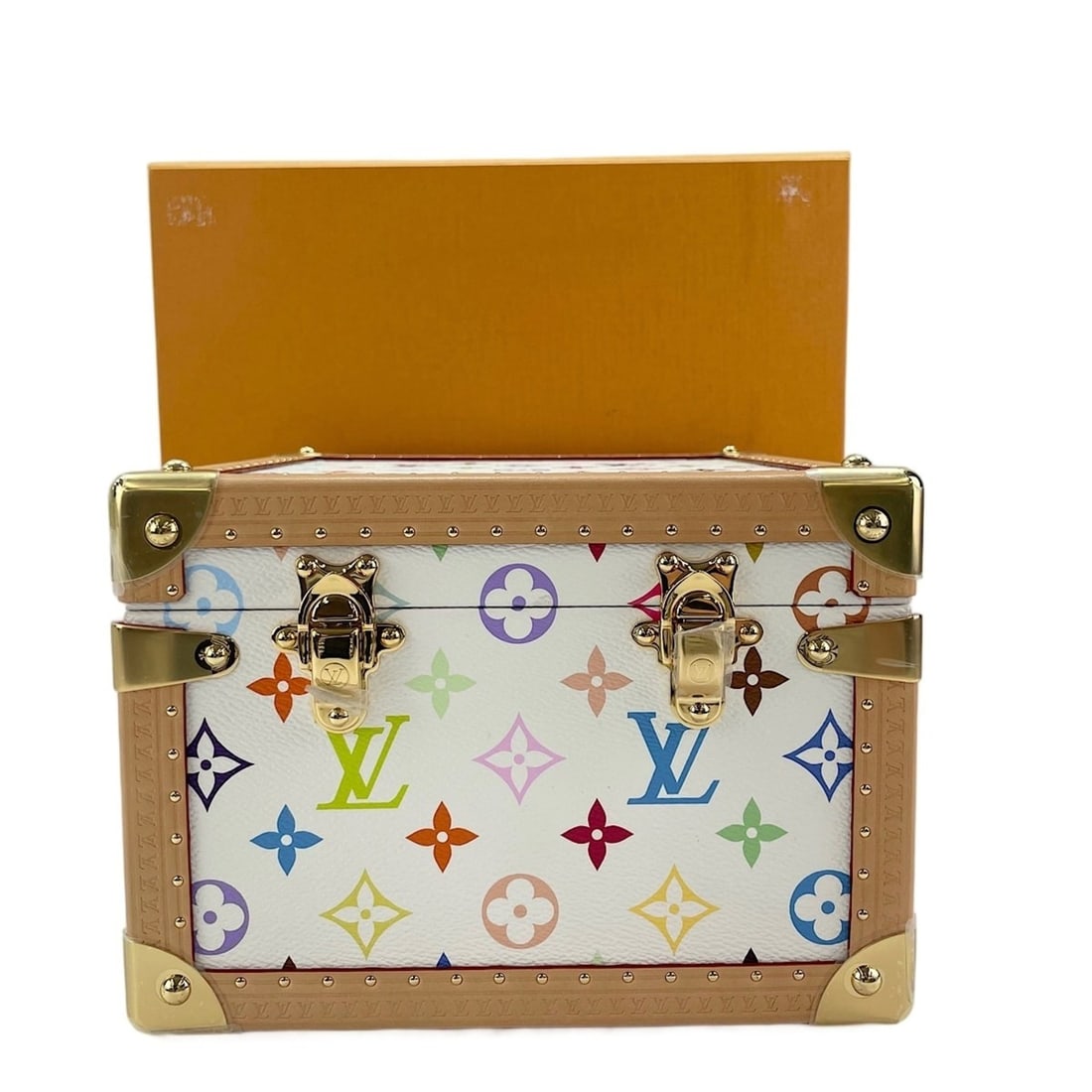 Louis Vuitton x™ Mal Pyramid Trunk White: --- Catalog ---Category: SizeSize (HxWxD): 14cm x 20cm x 20cm / 5.51'' x 7.87'' x 7.87''Category: DesignColor: WhiteGender: WomenCategory: GeneralBrand: Louis VuittonCountry of Origin: France--- Item