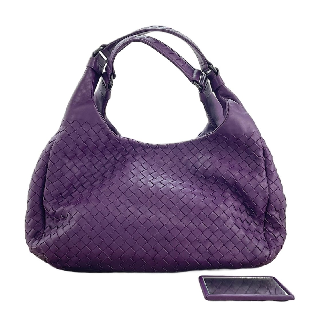 Bottega Veneta Intrecciato Shoulder Bag, Purple: --- Catalog ---Category: SizeSize (HxWxD): 20cm x 37cm x 15cm / 7.87'' x 14.56'' x 5.9''Strap Length: 20cm / 7.87''Category: DesignType: Shoulder bagColor: PurpleMaterial: Intrecciato Category: