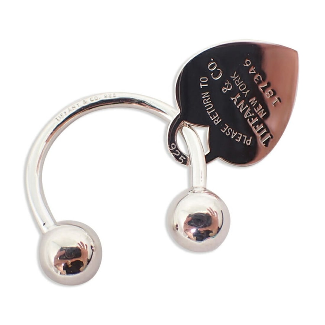 TIFFANY & Co. 925 Return to Tiffany Heart Tag Keyring: --- Catalog ---Category: SizeSize (HxWxD): 2.82cm x 3.12cm / 1.11'' x 1.22''Category: DesignType: KeyringGender: WomenMaterial: Sterling silver 925Pattern (Charm): HeartsCategory: GeneralBrand: Tiffan
