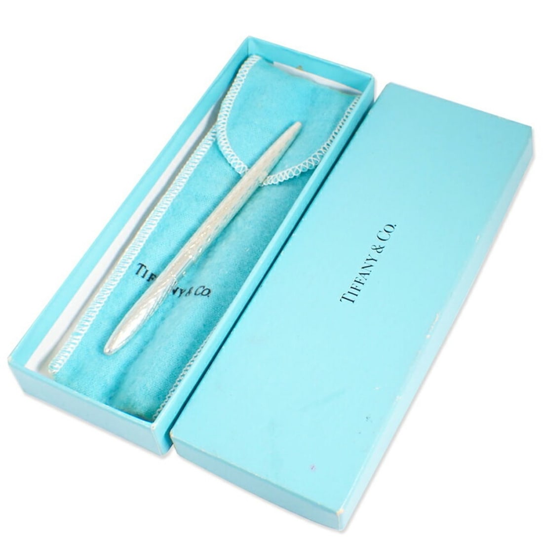 TIFFANY & Co. 925 Cutwork Ballpoint Pen: --- Catalog ---Category: DesignType: Rollerball penGender: Men,WomenMaterial (Body): Sterling silverCategory: GeneralBrand: TiffanyCategory: Physical PropertiesLength: 11.4cm / 4.48''Thickness: 6.7mm 