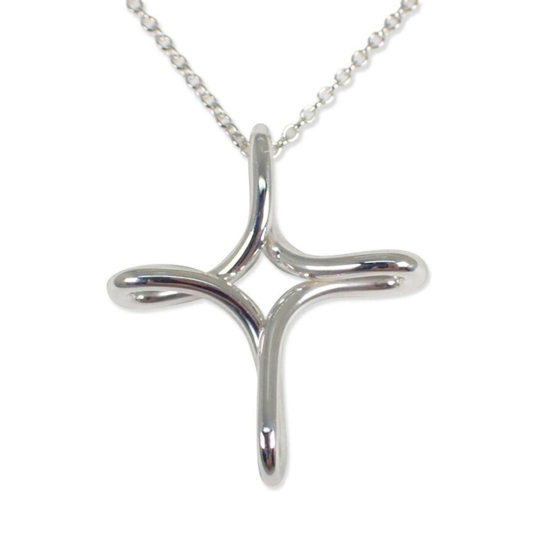 TIFFANY & Co. 925 Infinity Cross Pendant Necklace: --- Catalog ---Category: SizePendant Size: 25mm x 21.4mm / 0.98'' x 0.84''Neck Circumference: 40.5 cm / 15.94''Category: DesignGender: WomenMaterial: Sterling silver 925Necklace Type: Pendant necklace