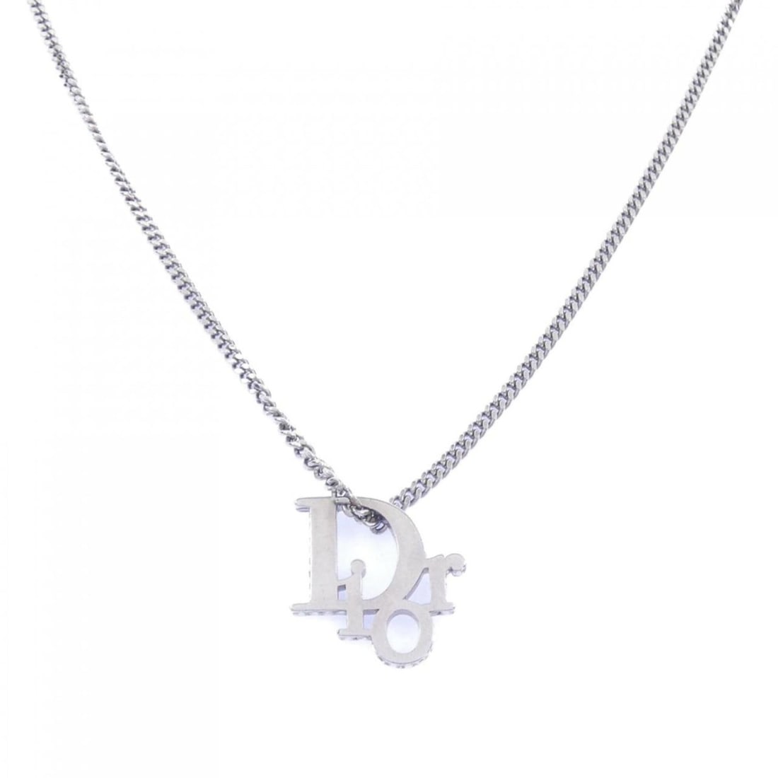 Christian Dior Dior N1284HOMMT Necklace: --- Catalog ---Category: SizePendant Size: 24mm x 24mm / 0.94'' x 0.94''Neck Circumference: 60 cm / 23.62''Category: DesignColor: SilverGender: MenNecklace Type: NecklaceCategory: GeneralMPN: N1284HOM