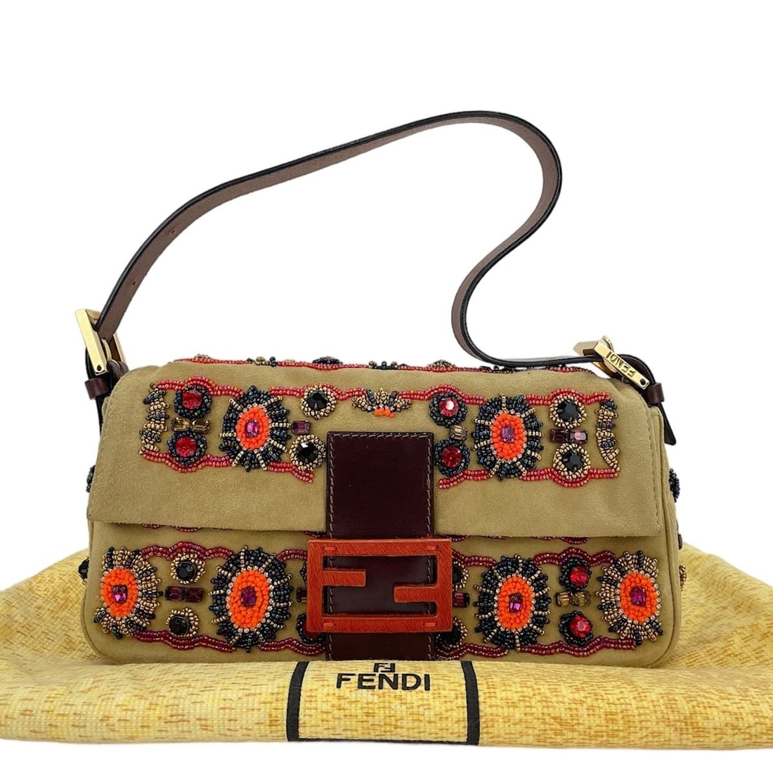 Fendi Mamma Bucket Beaded Shoulder Bag, Beige: --- Catalog ---Category: SizeSize (HxWxD): 14cm x 26cm x 3cm / 5.51'' x 10.23'' x 1.18''Category: DesignType: Shoulder bagColor: BeigeGender: WomenMaterial: Beads Category: GeneralBrand: FendiCountry 