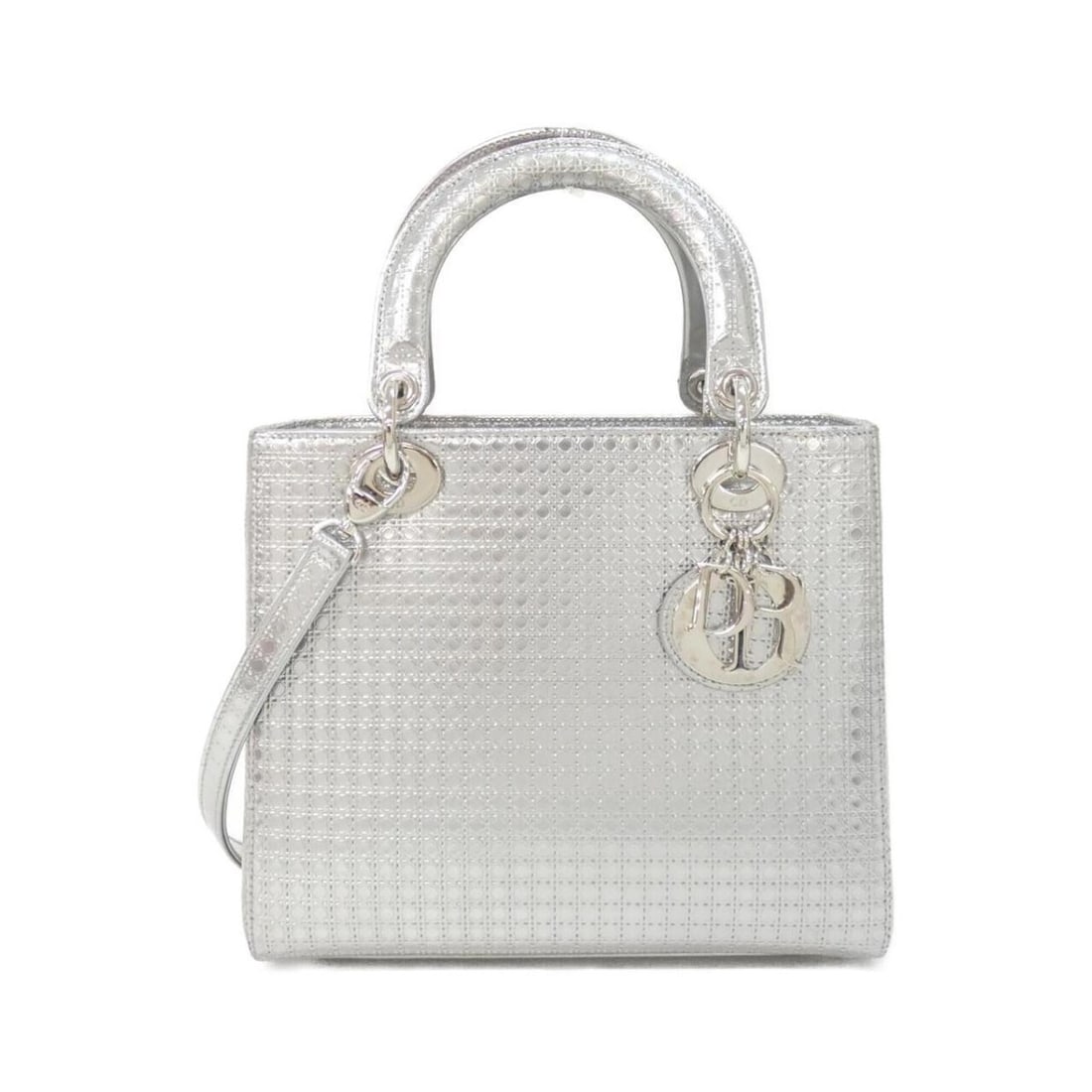 Christian Dior Lady Medium M0550PSKC Handbag: --- Catalog ---Category: SizeSize (HxWxD): 20cm x 24cm x 12cm / 7.87'' x 9.44'' x 4.72''Category: DesignType: HandbagColor: Metallic silverGender: WomenMaterial: Leather Category: GeneralMPN: M0550PSK
