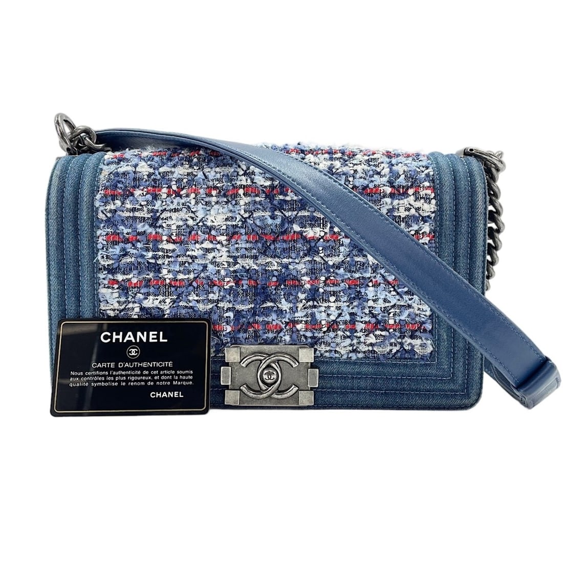 Chanel Boy Shoulder Bag, Navy: --- Catalog ---Category: SizeSize (HxWxD): 15cm x 25cm x 8cm / 5.9'' x 9.84'' x 3.14''Strap Length: 103cm - 106.5cm / 40.55'' - 41.92''Category: DesignType: Shoulder bagColor: NavyGender: WomenCategor