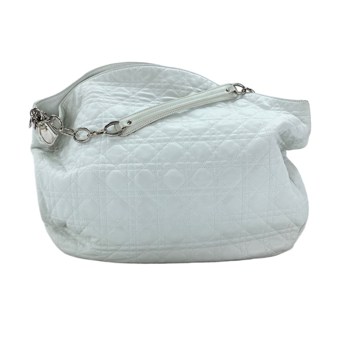 Christian Dior Cannage Shoulder Bag, White: --- Catalog ---Category: SizeSize (HxWxD): 39.5cm x 49cm x 14cm / 15.55'' x 19.29'' x 5.51''Strap Length: 51.5cm / 20.27''Category: DesignType: Shoulder bagColor: WhiteGender: WomenCategory: GeneralBr