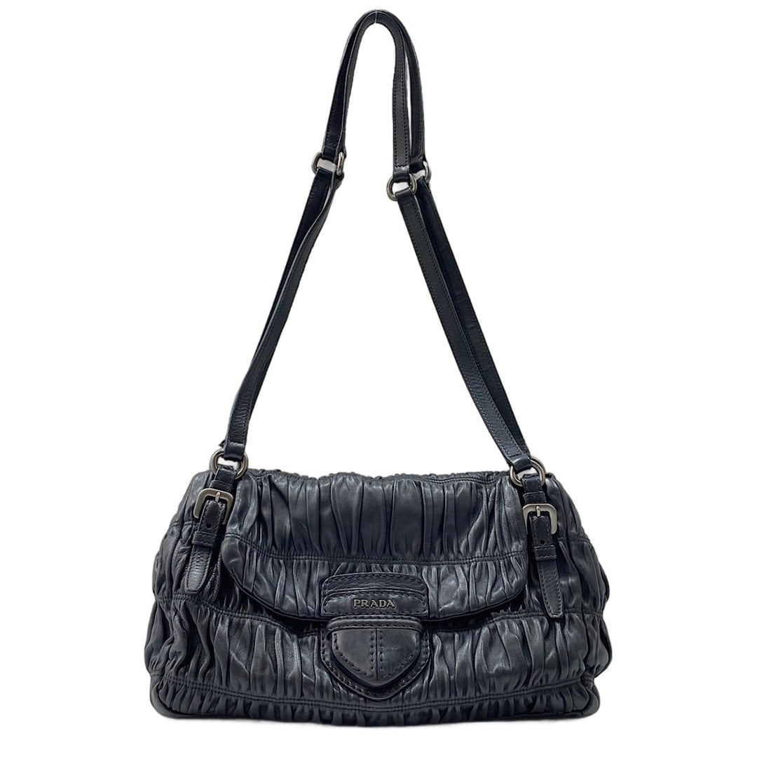Prada tote bag, black: --- Catalog ---Category: SizeSize (HxWxD): 20cm x 32cm x 9.5cm / 7.87'' x 12.59'' x 3.74''Category: DesignType: Tote bagColor: BlackGender: WomenCategory: GeneralBrand: PradaCountry of Origin: Italy--