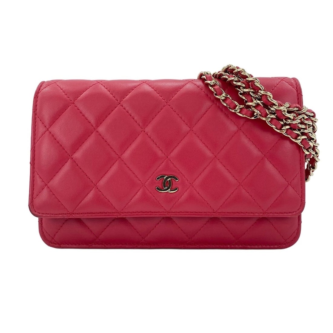 Chanel Mini Matelassé Shoulder Bag, Red: --- Catalog ---Category: SizeSize (HxWxD): 12cm x 19cm x 2cm / 4.72'' x 7.48'' x 0.78''Category: DesignType: Shoulder bagColor: Red colorGender: WomenCategory: GeneralBrand: ChanelCountry of Origin: F