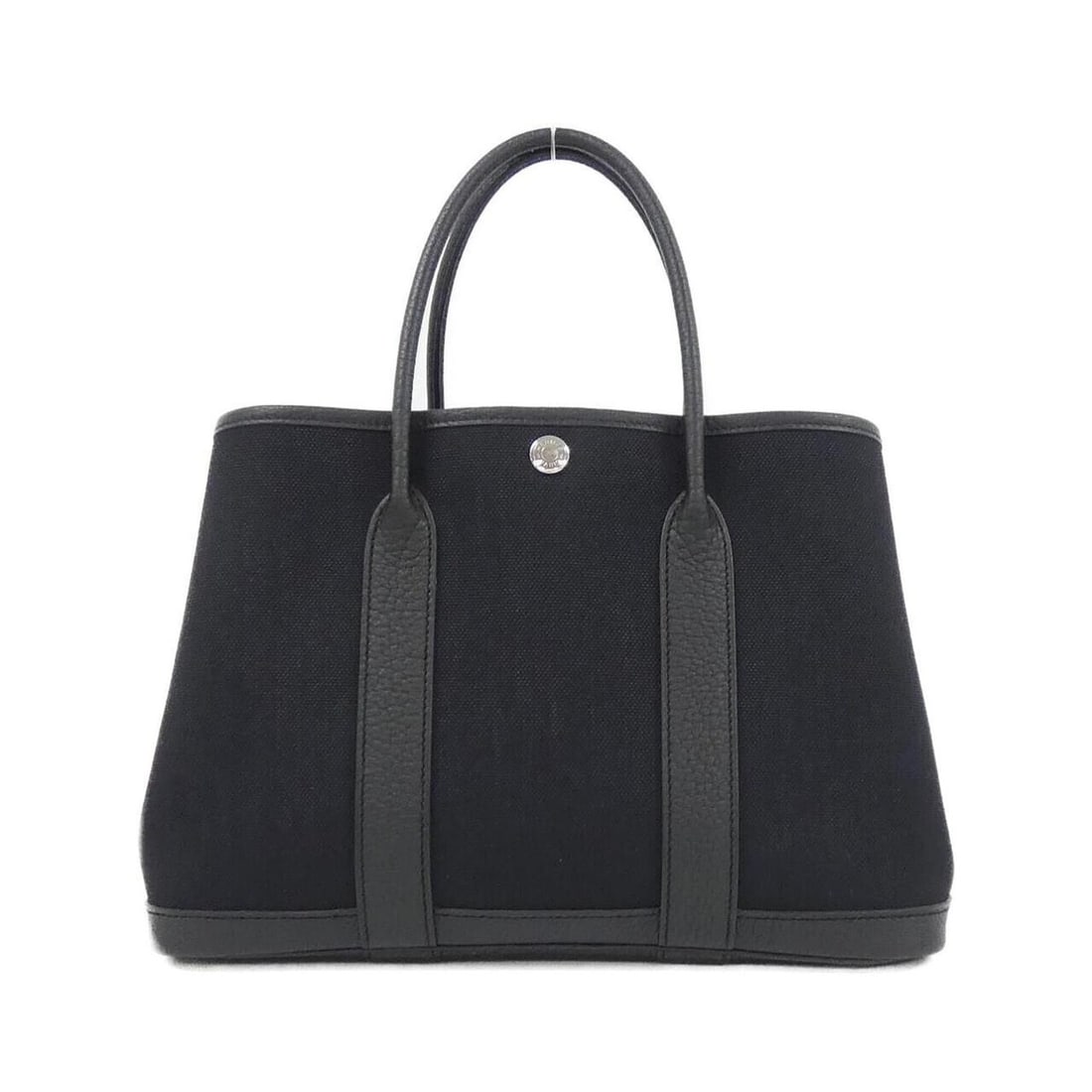 Hermes Garden Party 30cm 069573CK Handbag: --- Catalog ---Category: SizeSize (HxWxD): 21cm x 30cm x 14cm / 8.26'' x 11.81'' x 5.51''Category: DesignType: HandbagColor: BlackGender: WomenMaterial: Negonda leather Hardware Color: SilverCategory: