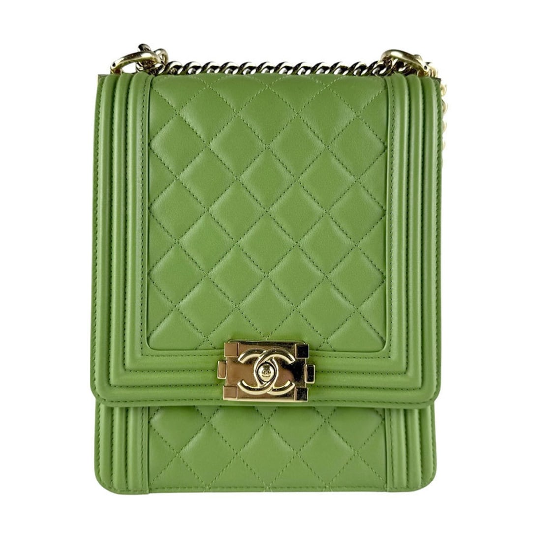 Chanel Boy Shoulder Bag, Leather, Metal, Green, Gold, Women's, z10281: --- Catalog ---Category: SizeSize (HxWxD): 20cm x 16cm x 4cm / 7.87'' x 6.29'' x 1.57''Category: DesignType: Shoulder bagColor: GreenGender: WomenMaterial: Leather Category: GeneralBrand: ChanelCountr