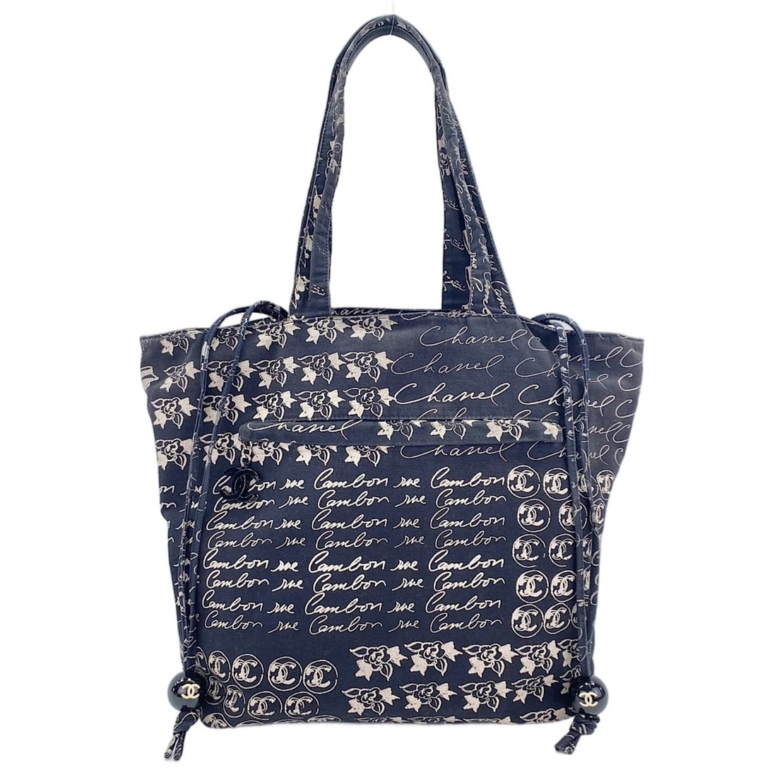 Chanel tote bag, black: --- Catalog ---Category: SizeSize (HxWxD): 35cm x 37cm x 17cm / 13.77'' x 14.56'' x 6.69''Category: DesignType: Tote bagColor: BlackGender: WomenCategory: GeneralBrand: ChanelCountry of Origin: France