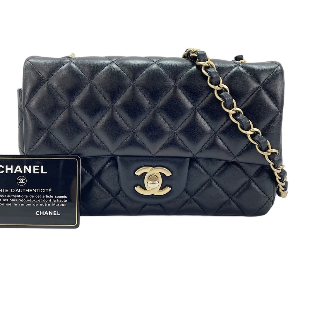 Chanel Mini Matelassé Shoulder Bag, Black: --- Catalog ---Category: SizeSize (HxWxD): 13cm x 19cm x 6cm / 5.11'' x 7.48'' x 2.36''Category: DesignType: Shoulder bagColor: BlackGender: WomenCategory: GeneralBrand: Chanel--- Item List ---Section