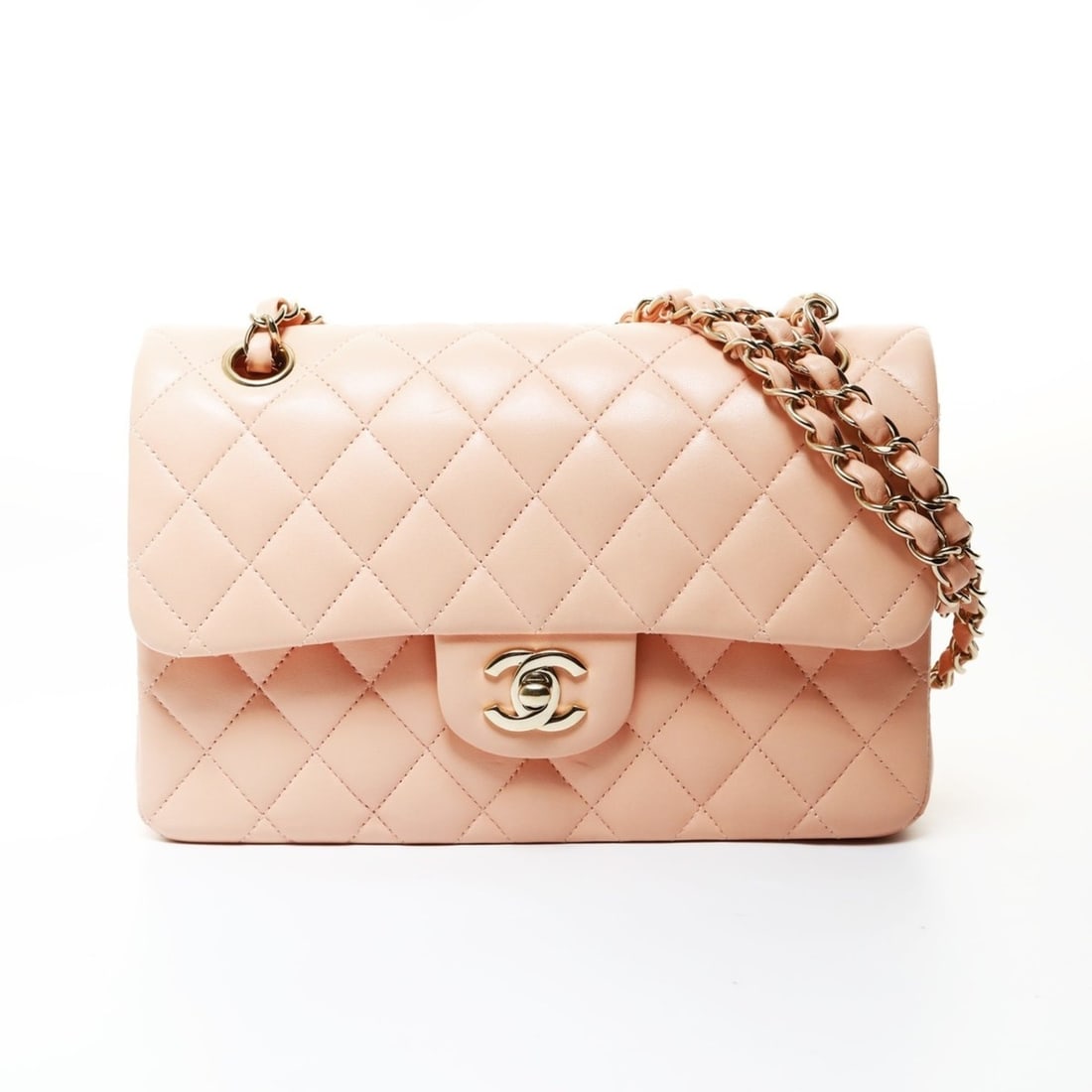 Chanel Matelassé Double Flap Lambskin Shoulder Bag, Pink: --- Catalog ---Category: SizeSize (HxWxD): 14cm x 22cm x 6cm / 5.51'' x 8.66'' x 2.36''Category: DesignType: Shoulder bagColor: PinkGender: WomenCategory: GeneralBrand: Chanel--- Item List ---Section: