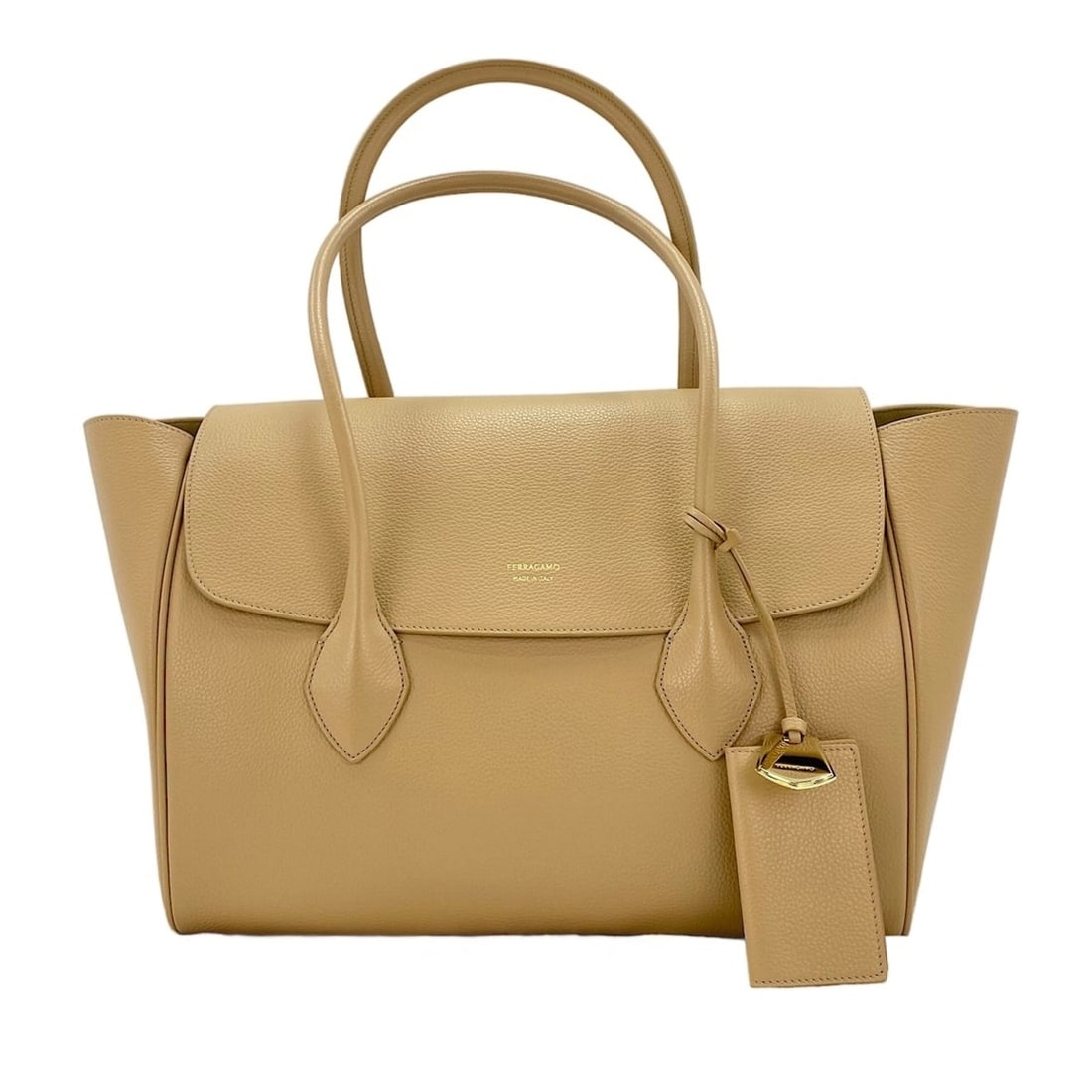 Salvatore Ferragamo East West Tote Bag, Beige: --- Catalog ---Category: SizeSize (HxWxD): 29cm x 35cm x 18cm / 11.41'' x 13.77'' x 7.08''Category: DesignType: Tote bagColor: BeigeGender: WomenCategory: GeneralBrand: Salvatore FerragamoCountry of O