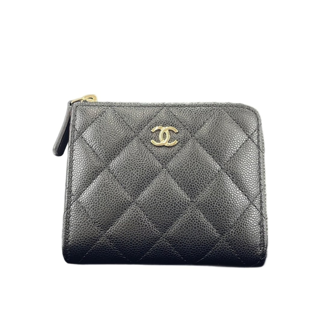 Chanel Matelassé Wallet/Coin Case, Black: --- Catalog ---Category: SizeSize (HxWxD): 9cm x 11cm / 3.54'' x 4.33''Category: DesignType: Coin purse/coin caseColor: BlackGender: WomenCategory: GeneralBrand: ChanelCountry of Origin: France--- Ite