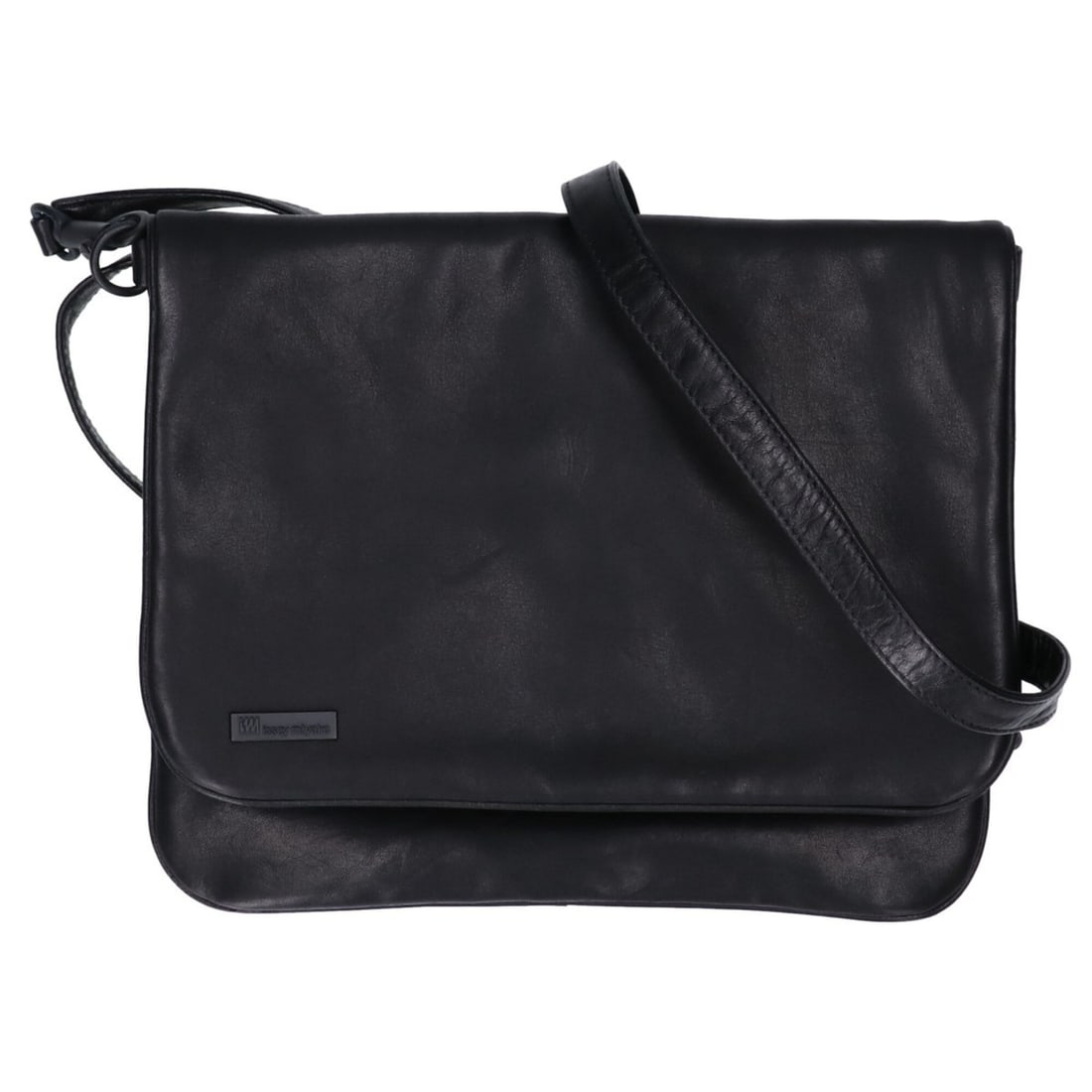 im ISSEY MIYAKE Leather Flap Shoulder Bag, Black, Men's: --- Catalog ---Category: SizeSize (HxWxD): 20cm x 24.5cm x 1cm / 7.87'' x 9.64'' x 0.39''Category: DesignType: Shoulder bagColor: BlackGender: MenMaterial: Leather Category: GeneralBrand: Issey Miyake