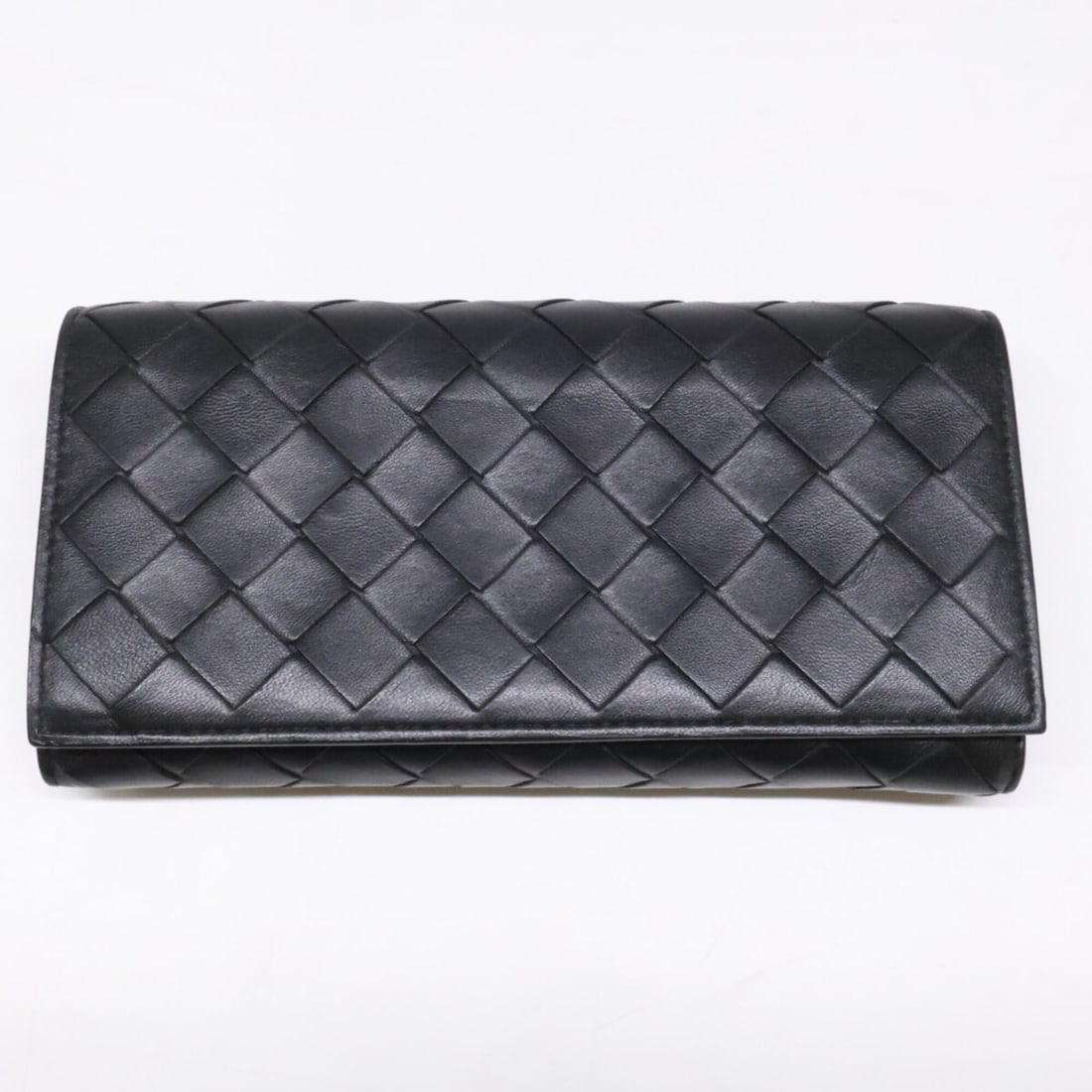 BOTTEGA VENETA 666935 Intrecciato Flap Long Wallet (with coin purse) Black Men's: --- Catalog ---Category: SizeSize (HxWxD): 10cm x 19.5cm x 2cm / 3.93'' x 7.67'' x 0.78''Category: DesignType: Long wallet (bi-fold)Color: BlackGender: MenMaterial: Leather Category: GeneralBrand: Bot