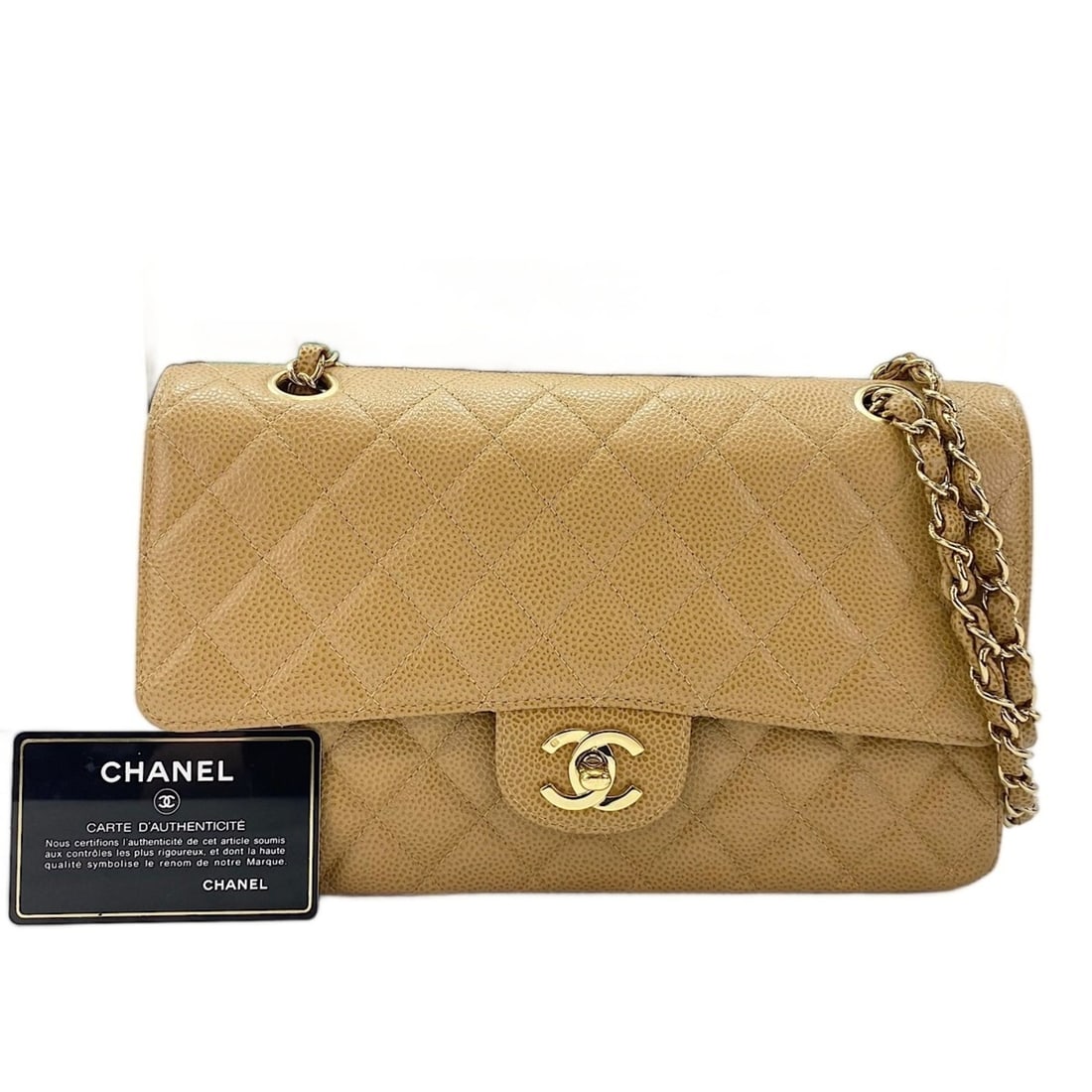 Chanel Matelassé 25 Shoulder Bag, Beige: --- Catalog ---Category: SizeSize (HxWxD): 16cm x 25cm x 7cm / 6.29'' x 9.84'' x 2.75''Category: DesignType: Shoulder bagColor: BeigeGender: WomenCategory: GeneralBrand: ChanelCountry of Origin: Franc
