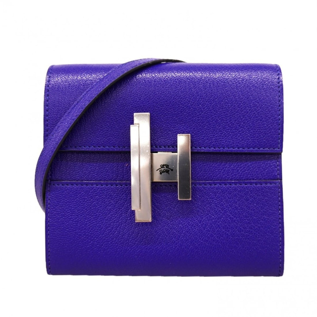 Hermes Cinetic To Go Evercalf Leather Shoulder Wallet, Blue Electric, A Stamp, Women's, OP010133: --- Catalog ---Category: SizeSize (HxWxD): 11cm x 12cm x 2cm / 4.33'' x 4.72'' x 0.78''Category: DesignType: Chain/Shoulder walletColor: Blue ElectricGender: WomenMaterial: Evercalf leather Category: 