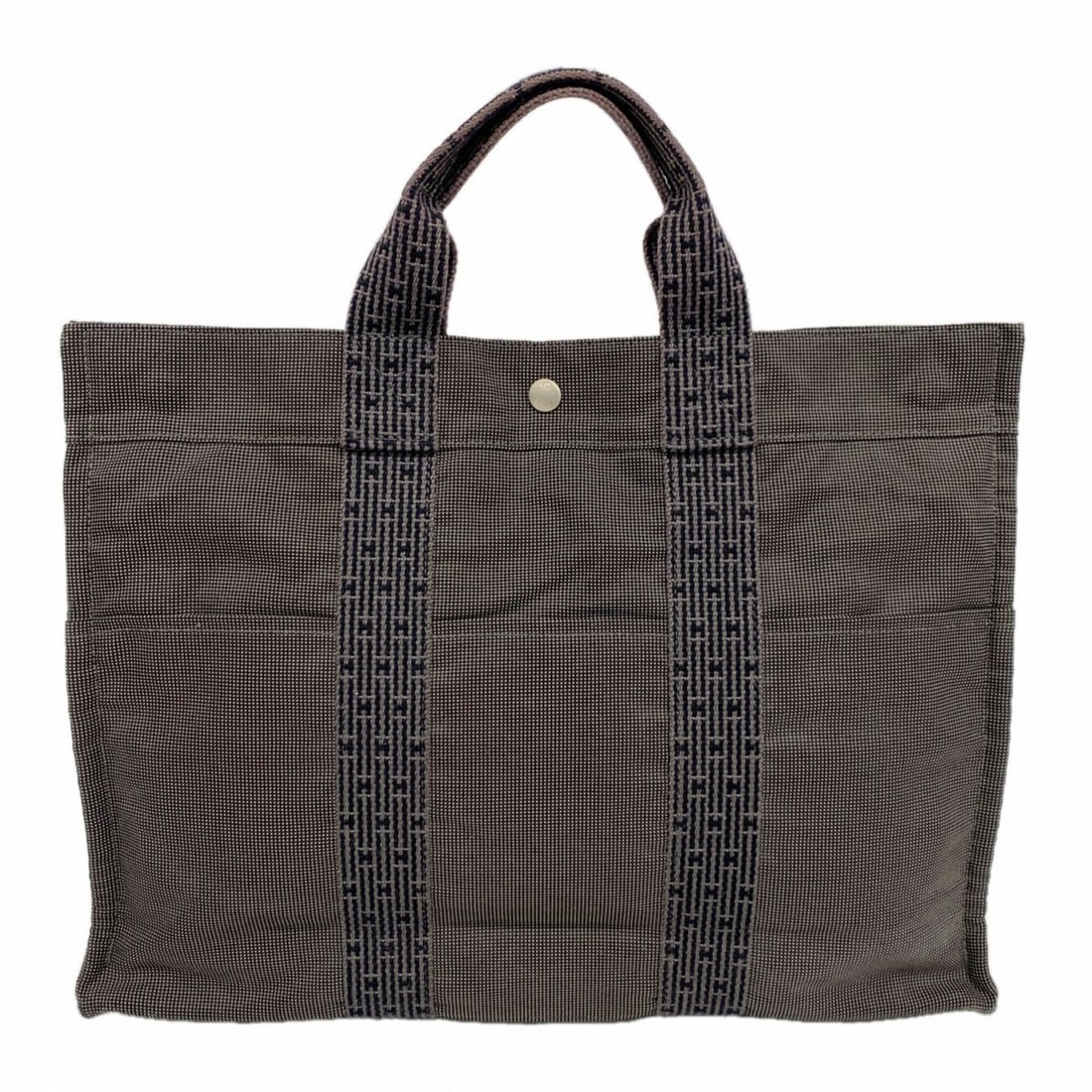 Hermes Herline MM Canvas Tote Bag, Gray, for Men and Women: --- Catalog ---Category: SizeSize (HxWxD): 33cm x 43cm x 11cm / 12.99'' x 16.92'' x 4.33''Category: DesignType: Tote bagColor: GrayGender: Men,WomenMaterial: Canvas Hardware Color: SilverCategory: Gen
