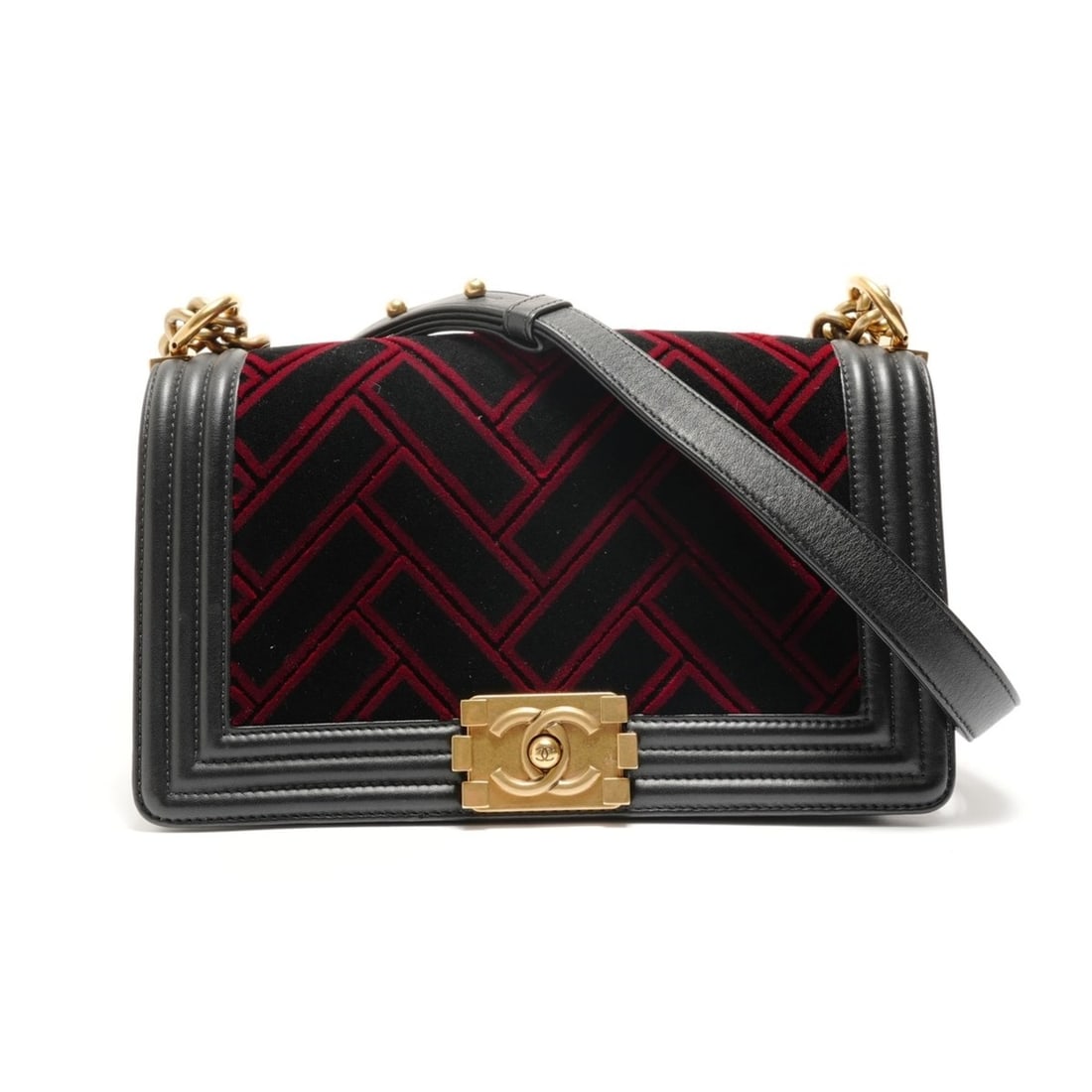 Chanel Boy Velour Shoulder Bag, Black: --- Catalog ---Category: SizeSize (HxWxD): 16cm x 25cm x 8cm / 6.29'' x 9.84'' x 3.14''Strap Length: 93cm / 36.61''Category: DesignType: Shoulder bagColor: BlackGender: WomenMaterial: Velvet Category: