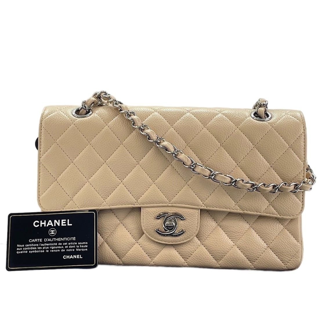 Chanel Matelassé 25 Shoulder Bag, Beige: --- Catalog ---Category: SizeSize (HxWxD): 16cm x 25cm x 6cm / 6.29'' x 9.84'' x 2.36''Category: DesignType: Shoulder bagColor: BeigeGender: WomenCategory: GeneralBrand: ChanelCountry of Origin: Franc
