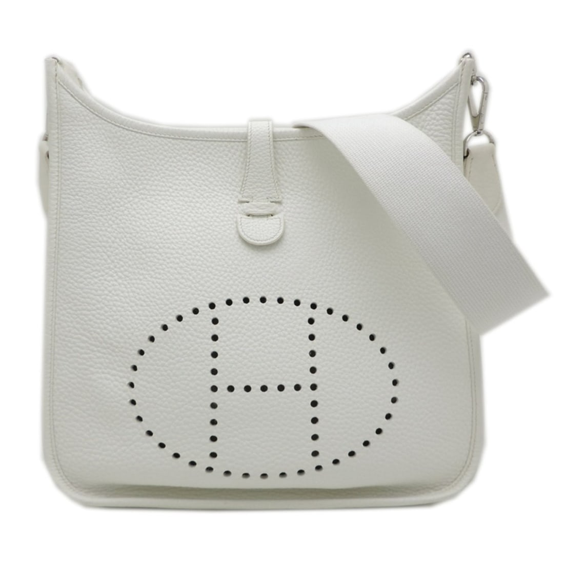 Hermes Evelyne II de PM, ?M stamp, 2009 production, silver hardware (palladium), women's/men's: --- Catalog ---Category: SizeSize (HxWxD): 28cm x 29cm x 6cm / 11.02'' x 11.41'' x 2.36''Category: DesignType: Shoulder bagColor: WhiteGender: Men,WomenMaterial: Taurillon clemence leather Category: G