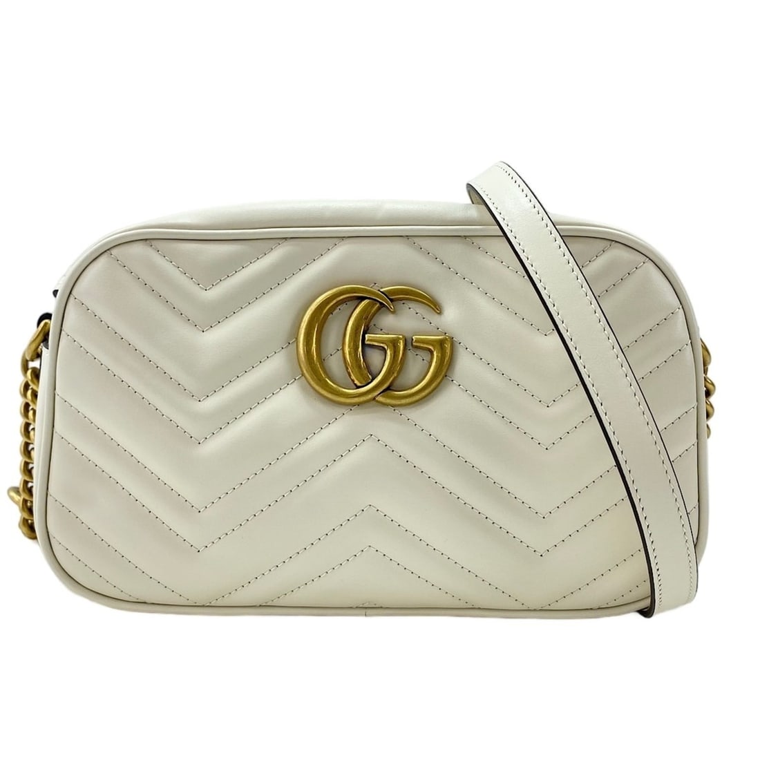 Gucci GG Marmont Shoulder Bag, White: --- Catalog ---Category: SizeSize (HxWxD): 15cm x 24cm x 7cm / 5.9'' x 9.44'' x 2.75''Category: DesignType: Shoulder bagColor: WhiteGender: WomenCategory: GeneralBrand: GucciCountry of Origin: Italy--