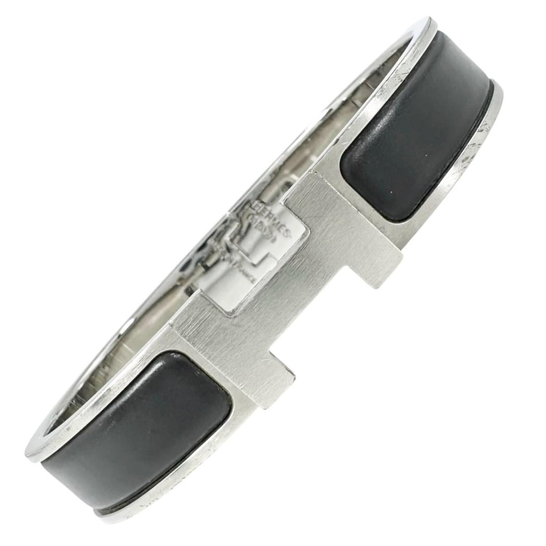 HERMES Clic Clac H Bangle, Plated Black Silver, Men's & Women's: --- Catalog ---Category: SizeLength: 18.3cm / 7.2''Category: DesignType: BangleColor: Black, SilverGender: Men,WomenCategory: GeneralBrand: HermesCountry of Origin: France--- Item List ---Section: Con