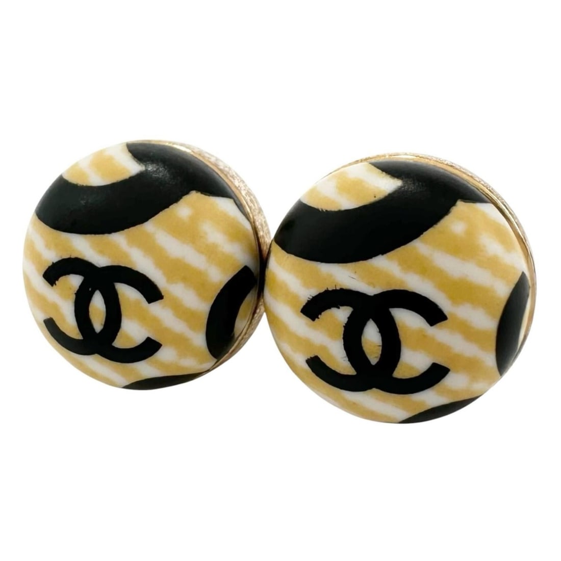 CHANEL Chanel Wood-look Coco Mark Earrings Plastic Beige Women's: --- Catalog ---Category: SizeSize (HxWxD): 10.00mm x 9.00mm / 0.39'' x 0.35''Category: DesignType: Clip earringsColor: BeigeGender: WomenMaterial: PlasticCategory: GeneralBrand: ChanelCountry of Origi
