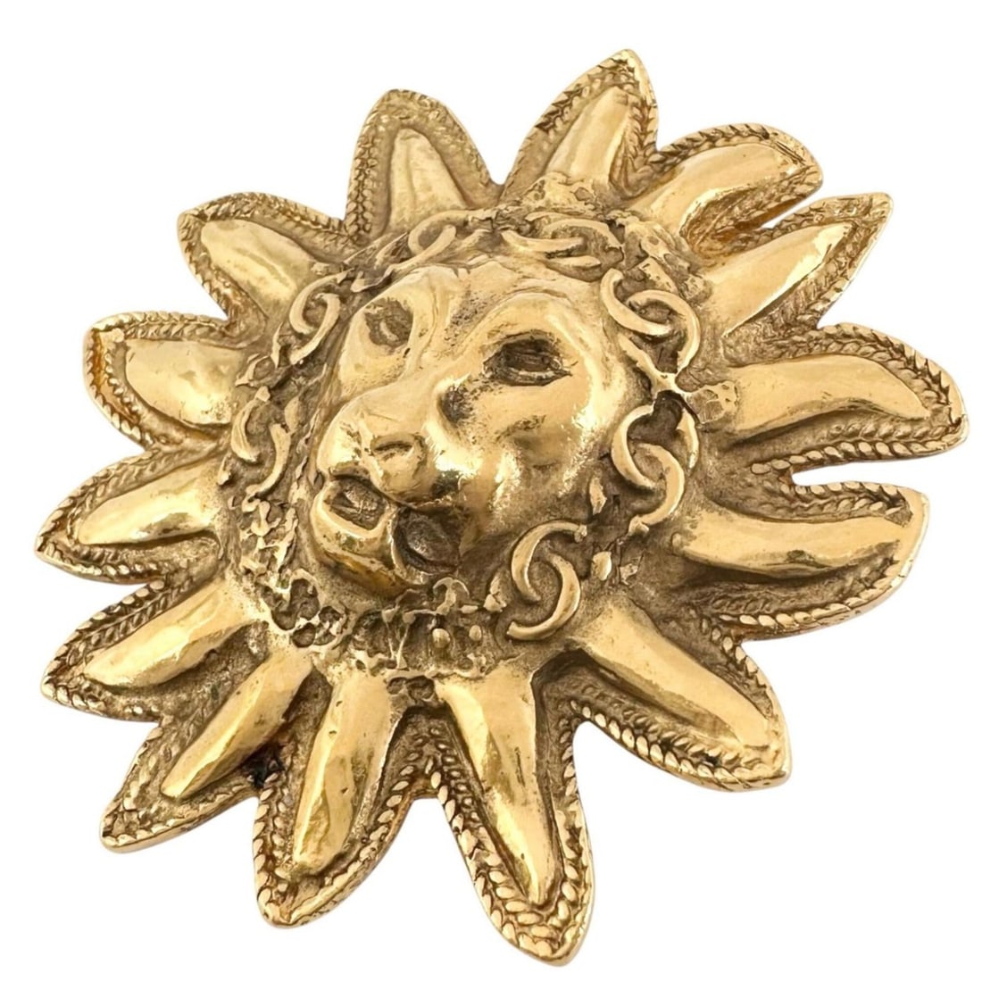 CHANEL Lion Brooch, Gold Plated, Women's: --- Catalog ---Category: SizeSize (HxWxD): 5.1cm x 4.7cm / 2'' x 1.85''Category: DesignType: BroochColor: GoldGender: WomenMaterial: Gold platingCategory: GeneralBrand: ChanelCountry of Origin: France