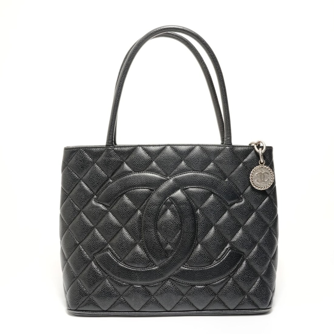 Chanel CHANEL Reissue Tote Caviar Skin Bag Black: --- Catalog ---Category: SizeHandle Drop: 16.50cm / 6.50''Size (HxWxD): 23cm x 31cm x 15cm / 9.05'' x 12.2'' x 5.9''Category: DesignType: Tote bagColor: BlackGender: WomenMaterial: Grained Calfskin Ca