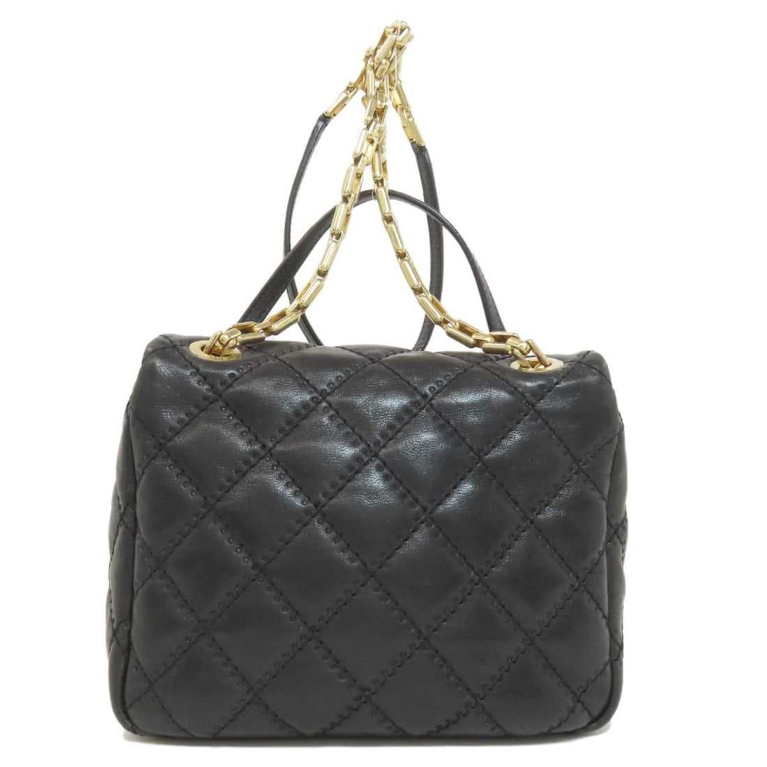 CHANEL Matelasse Handbag Calfskin Women's: --- Catalog ---Category: SizeSize (HxWxD): 16cm x 22cm x 6cm / 6.29'' x 8.66'' x 2.36''Strap Length: 83cm / 32.67''Handle Length: 27cm / 10.62''Category: DesignType: HandbagColor: BlackGender: