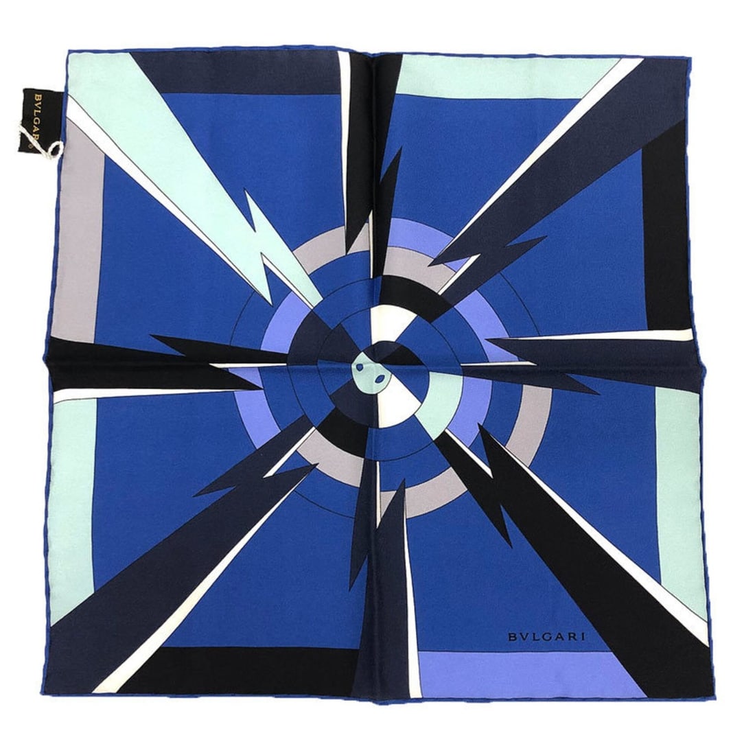 BVLGARI Bulgari Scarf Muffler Silk Blue Pocket Square: --- Catalog ---Category: SizeSize (LxW): 31cm x 31cm / 12.2'' x 12.2''Category: DesignType: ScarfColor: BlueMaterial: Silk Category: GeneralBrand: BvlgariCountry of Origin: Italy--- Item List ---Secti