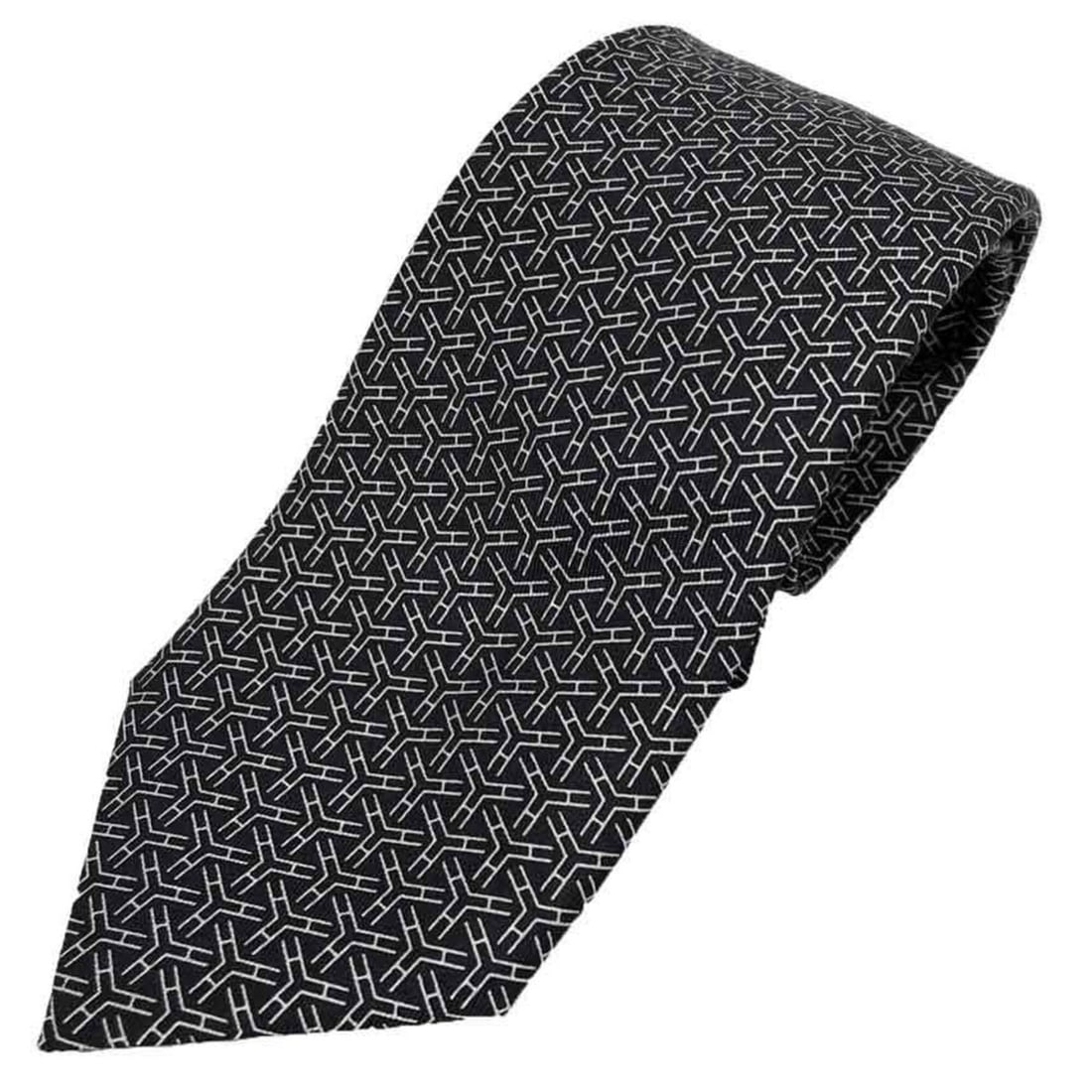 Hermes HERMES tie, H pattern, geometric design, dark gray silk, men's.: --- Catalog ---Category: SizeWidth: 8cm / 3.14''Category: DesignType: CravatColor: Dark grayGender: MenMaterial: Silk Category: GeneralBrand: HermesCountry of Origin: France--- Item List ---Section: C