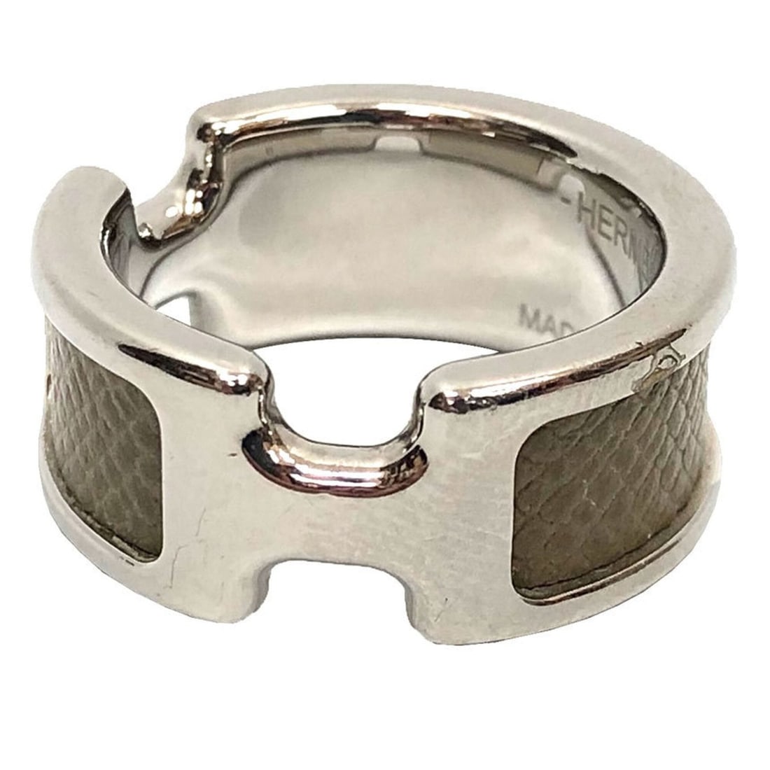 Hermes Olympe Ring PM Size S Silver x Etoupe: --- Catalog ---Category: SizeJP Size: 11.5US Size: 6Category: DesignType: Band ringColor: Etoupe gray, SilverGender: WomenMaterial: Leather, MetalCategory: GeneralBrand: HermesCountry of Origin: Franc